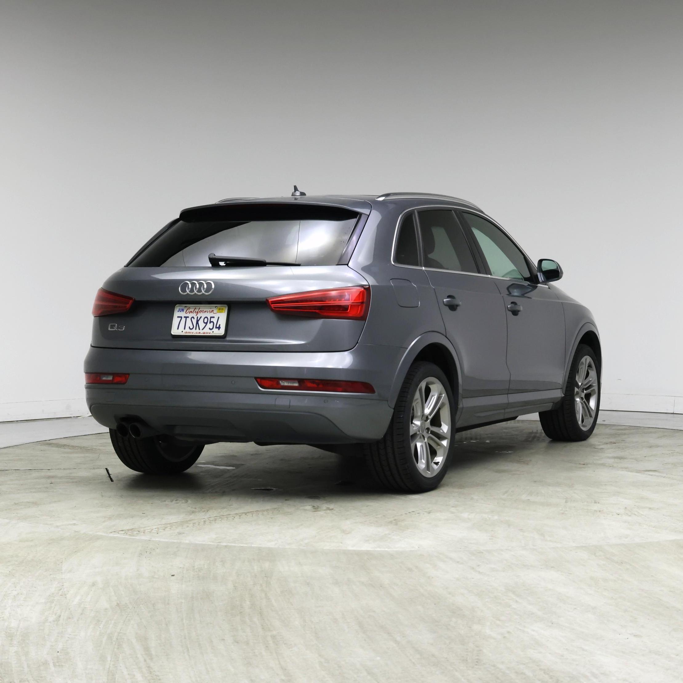 Thumbnail: 2016 Audi Q3 - 8