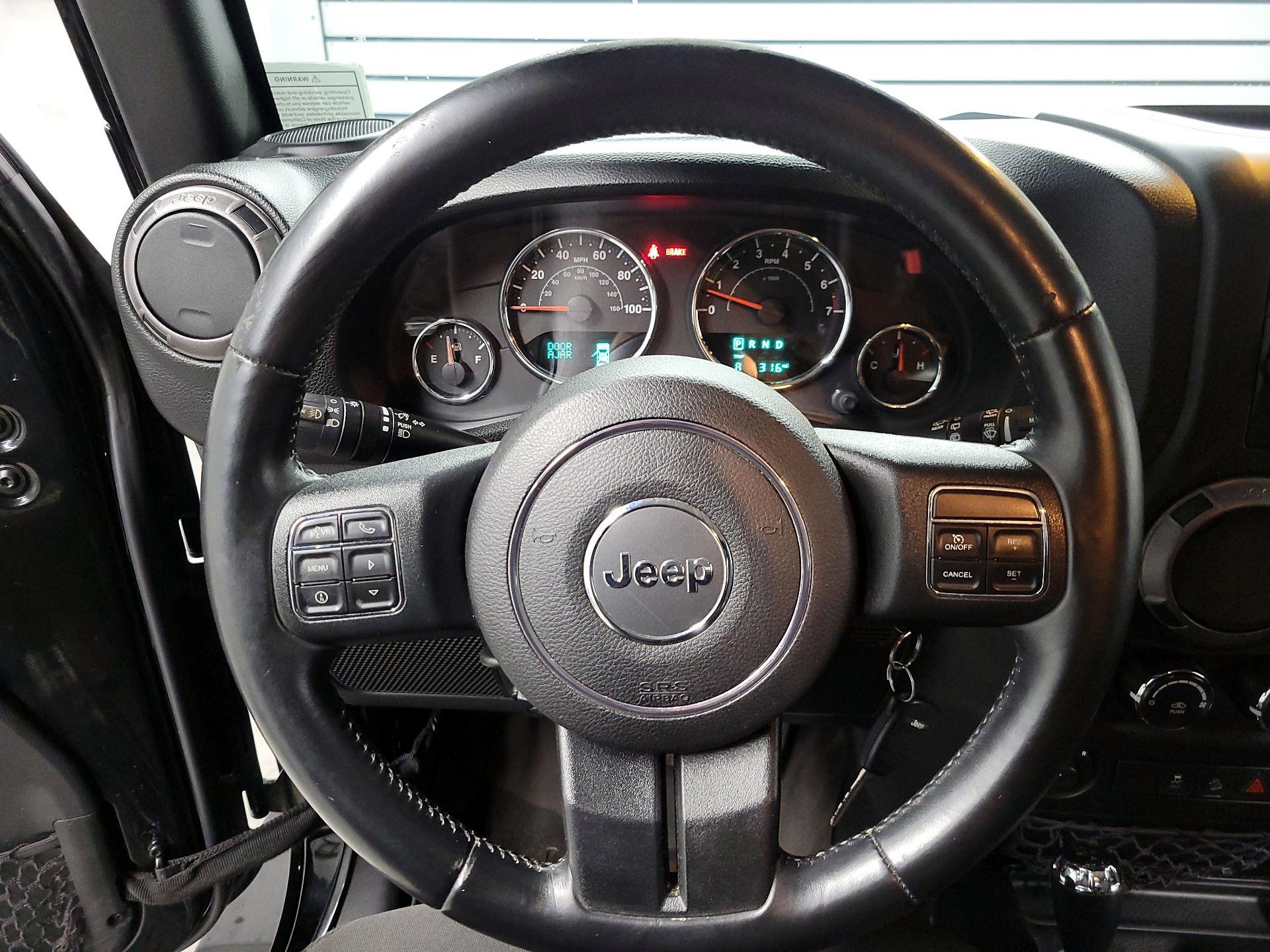 Thumbnail: 2015 Jeep Wrangler - 10