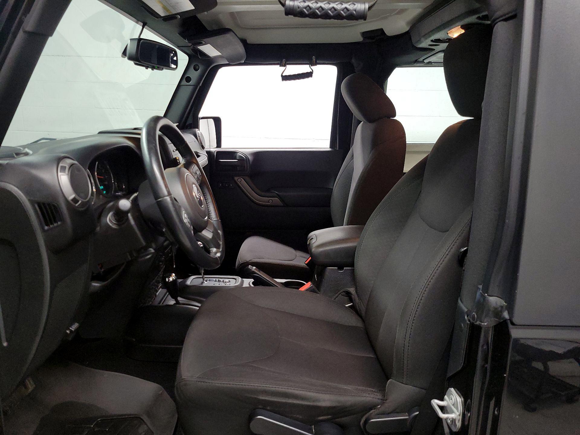 Thumbnail: 2015 Jeep Wrangler - 11