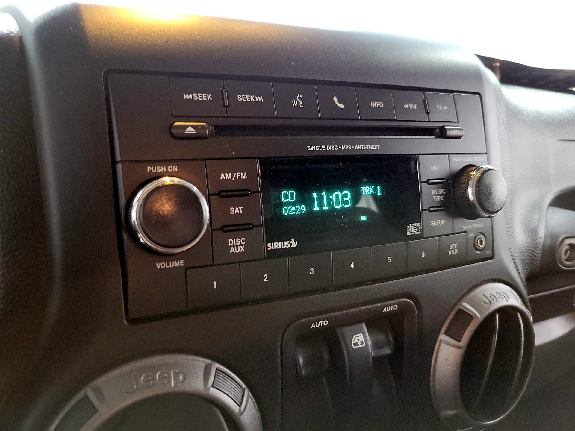 Thumbnail: 2015 Jeep Wrangler - 13