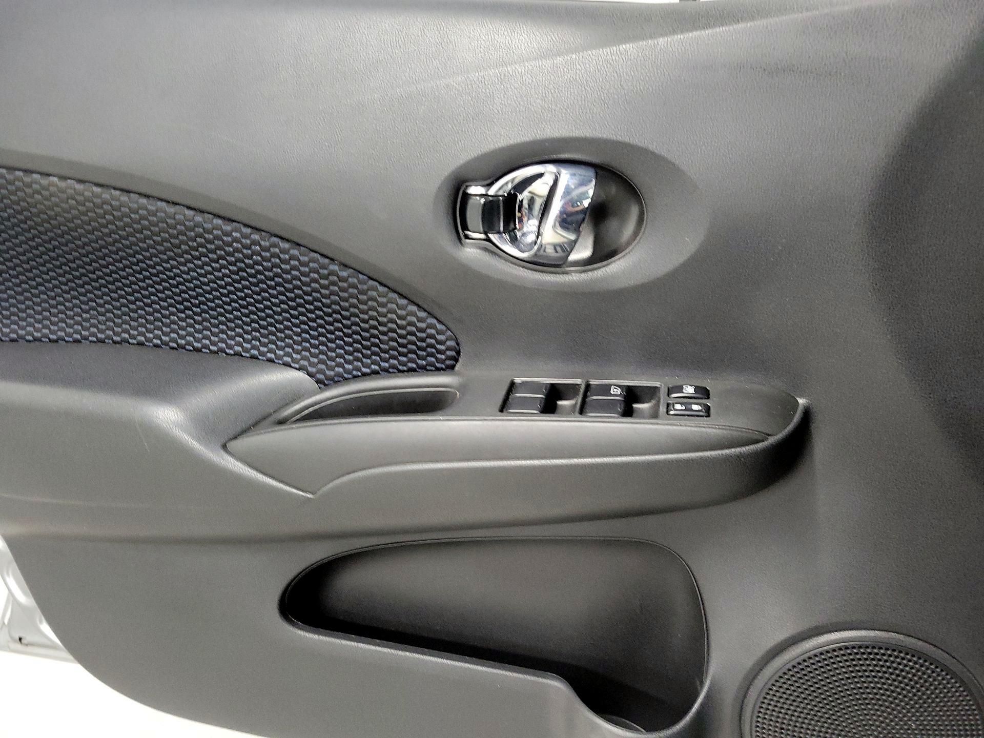 Thumbnail: 2015 Nissan Versa Note - 12