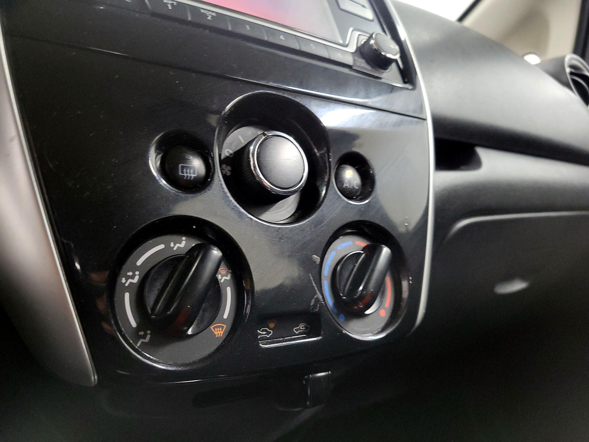Thumbnail: 2015 Nissan Versa Note - 15