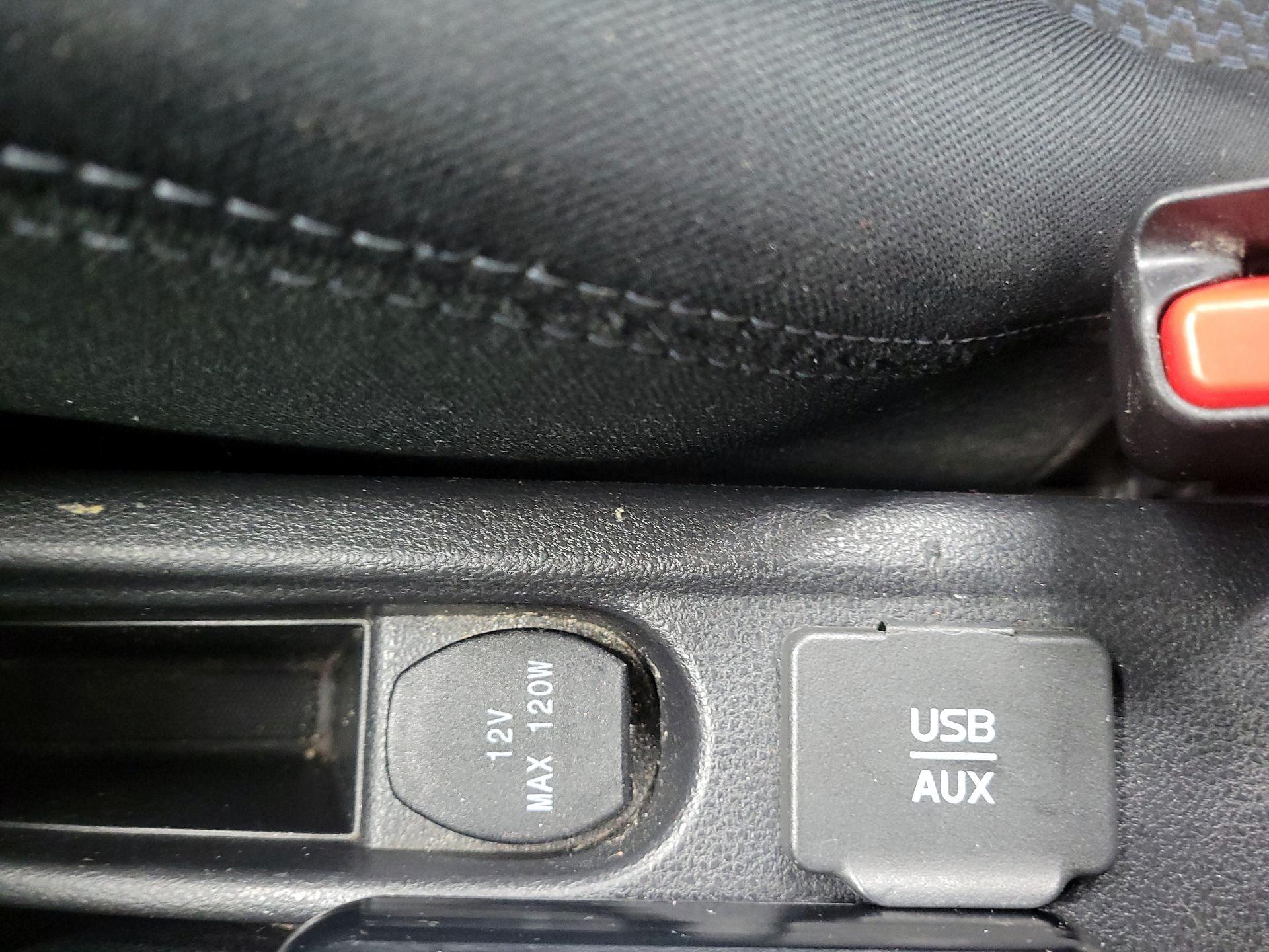 Thumbnail: 2015 Nissan Versa Note - 17