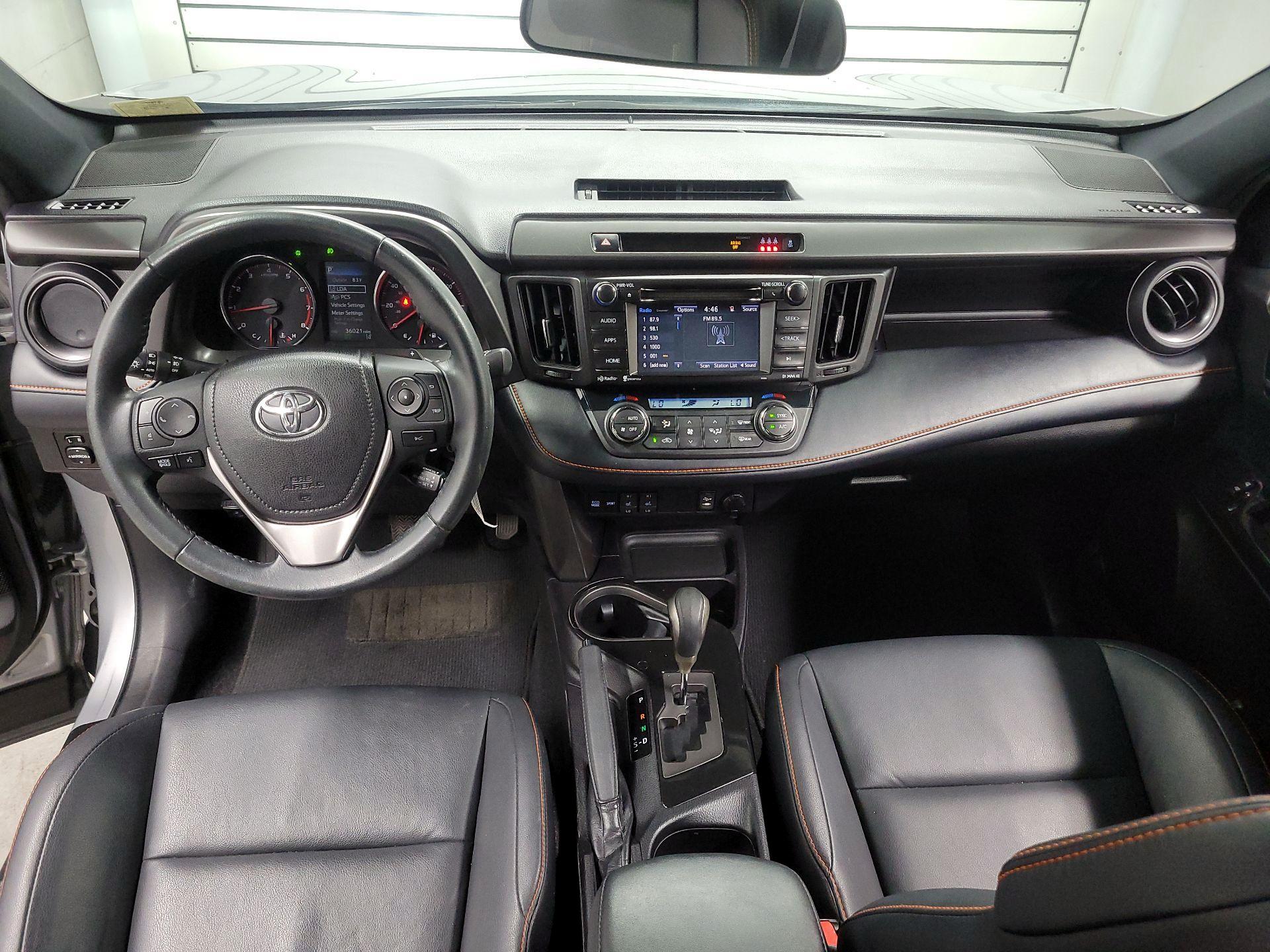 Thumbnail: 2018 Toyota RAV4 - 9