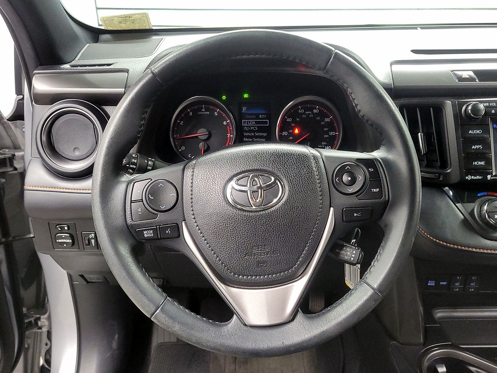 Thumbnail: 2018 Toyota RAV4 - 10
