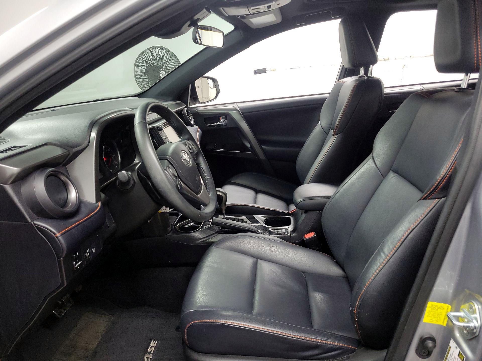 Thumbnail: 2018 Toyota RAV4 - 11