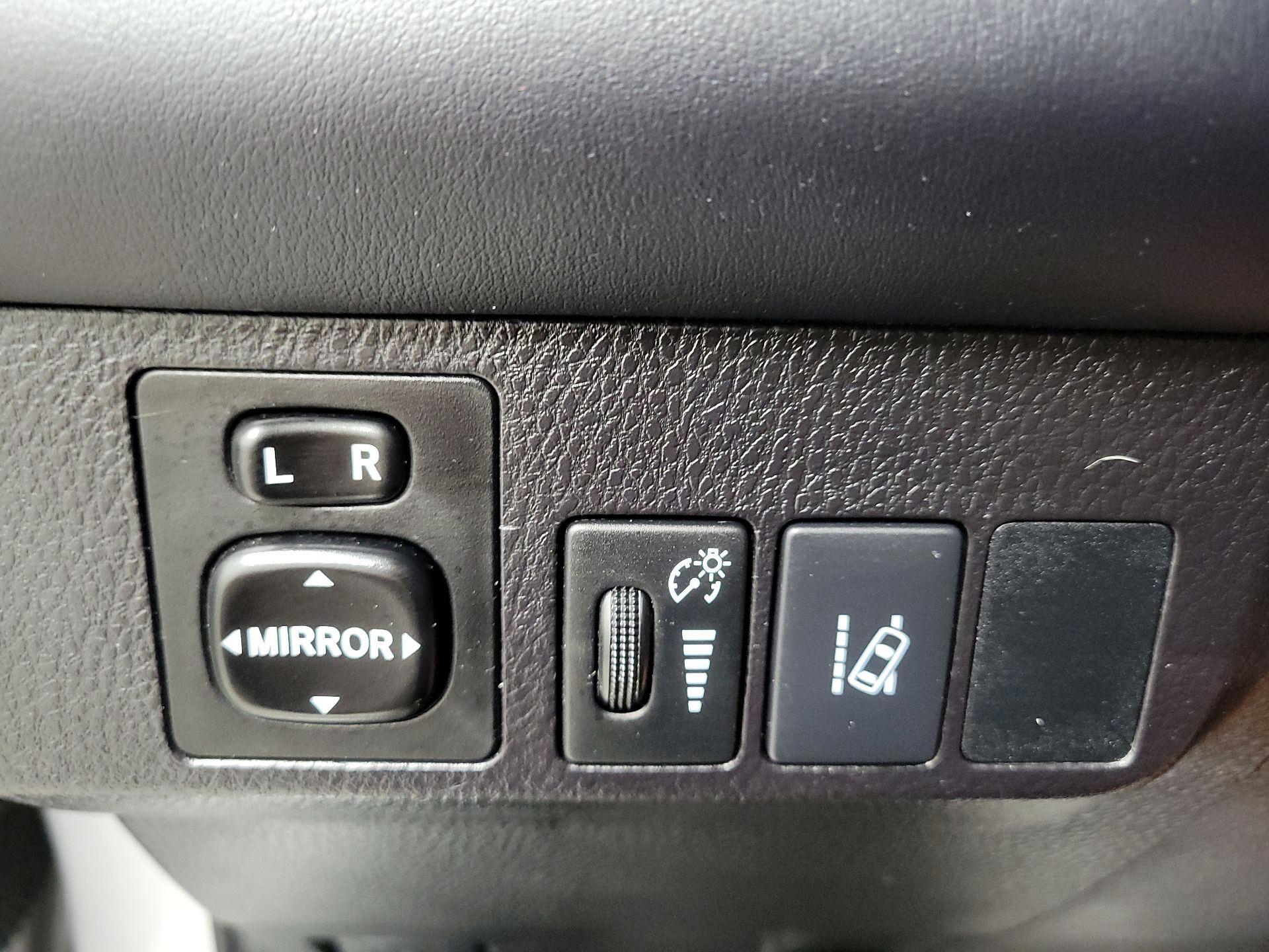 Thumbnail: 2018 Toyota RAV4 - 13