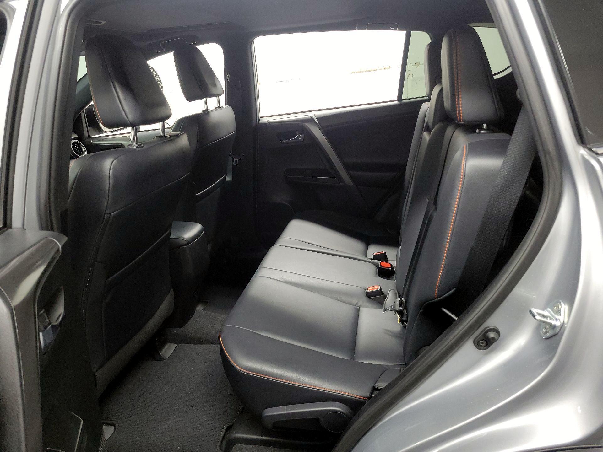 Thumbnail: 2018 Toyota RAV4 - 18