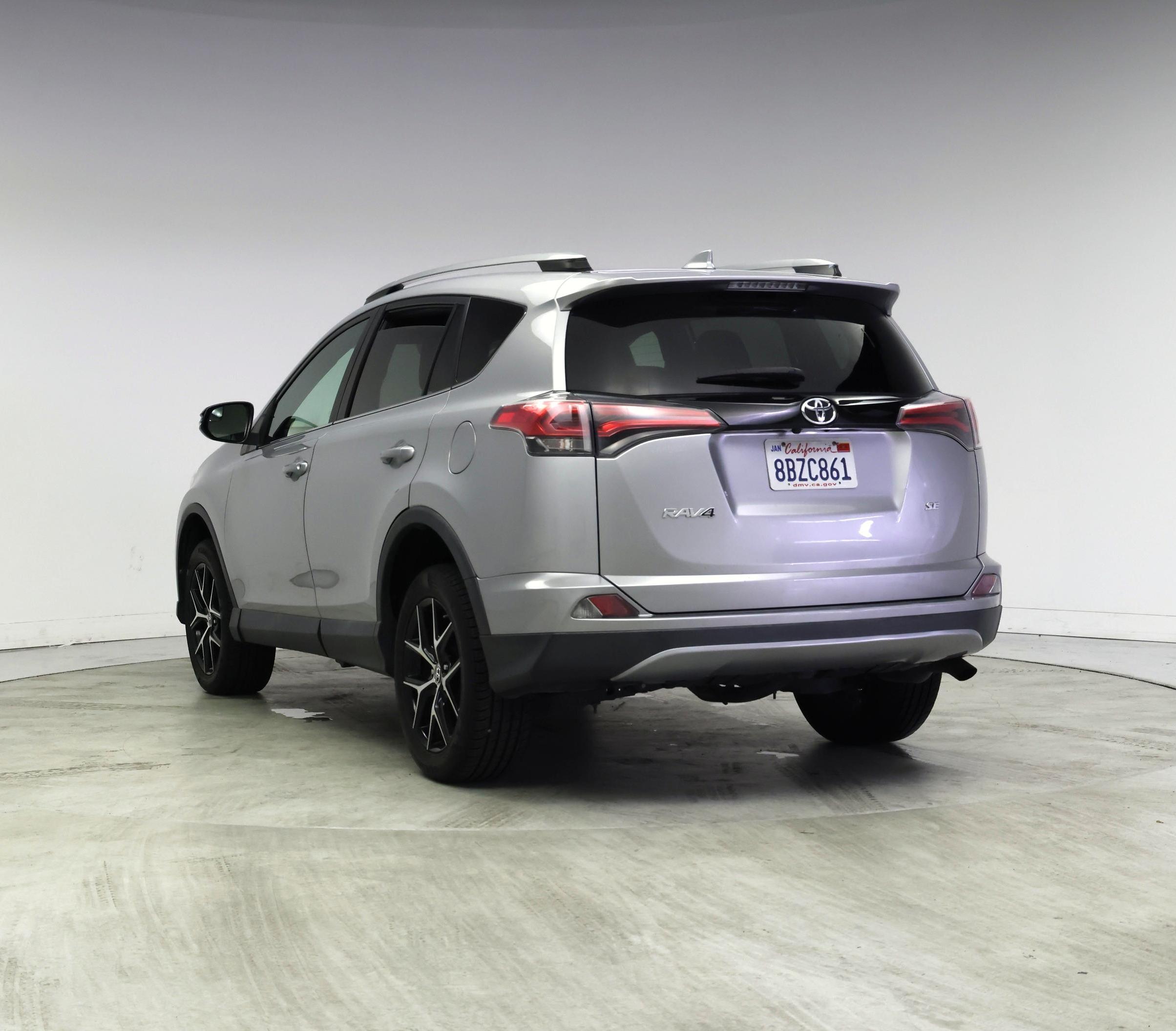 Thumbnail: 2018 Toyota RAV4 - 2