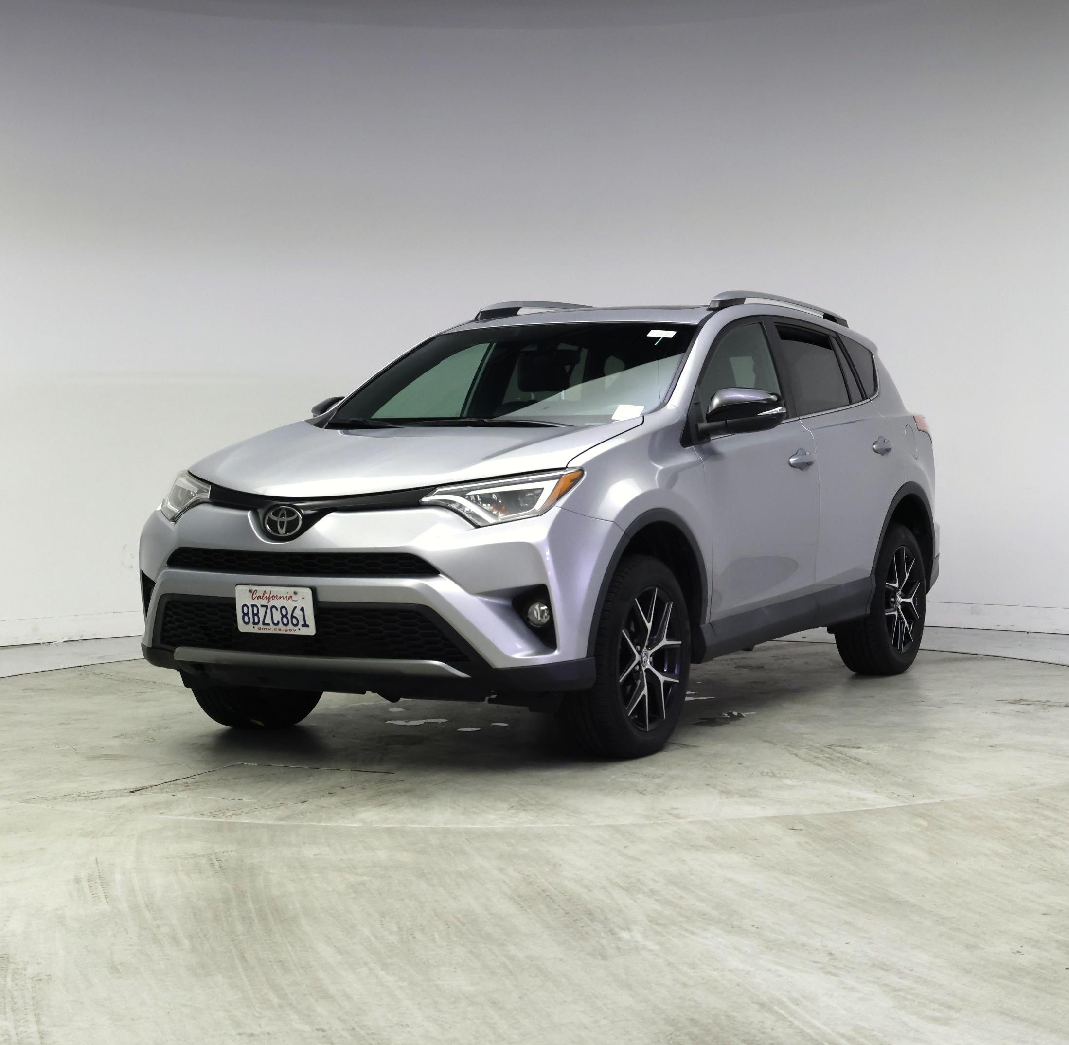 Thumbnail: 2018 Toyota RAV4 - 4