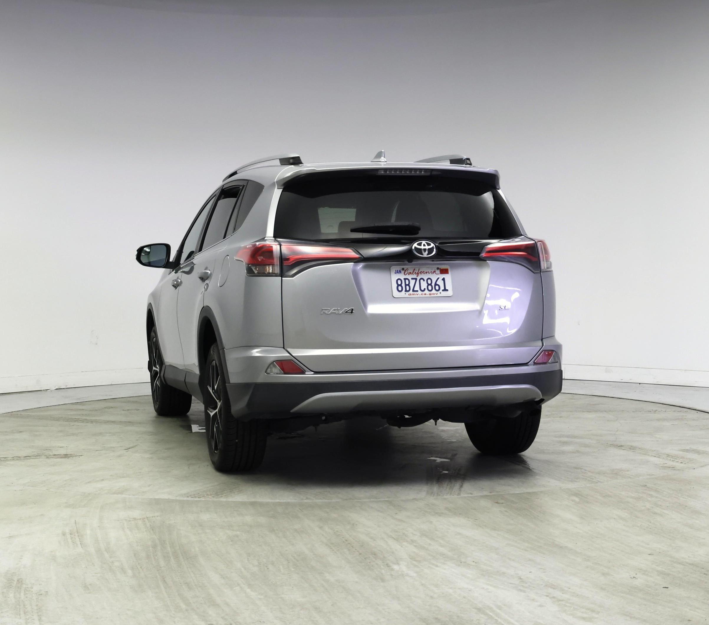 Thumbnail: 2018 Toyota RAV4 - 6