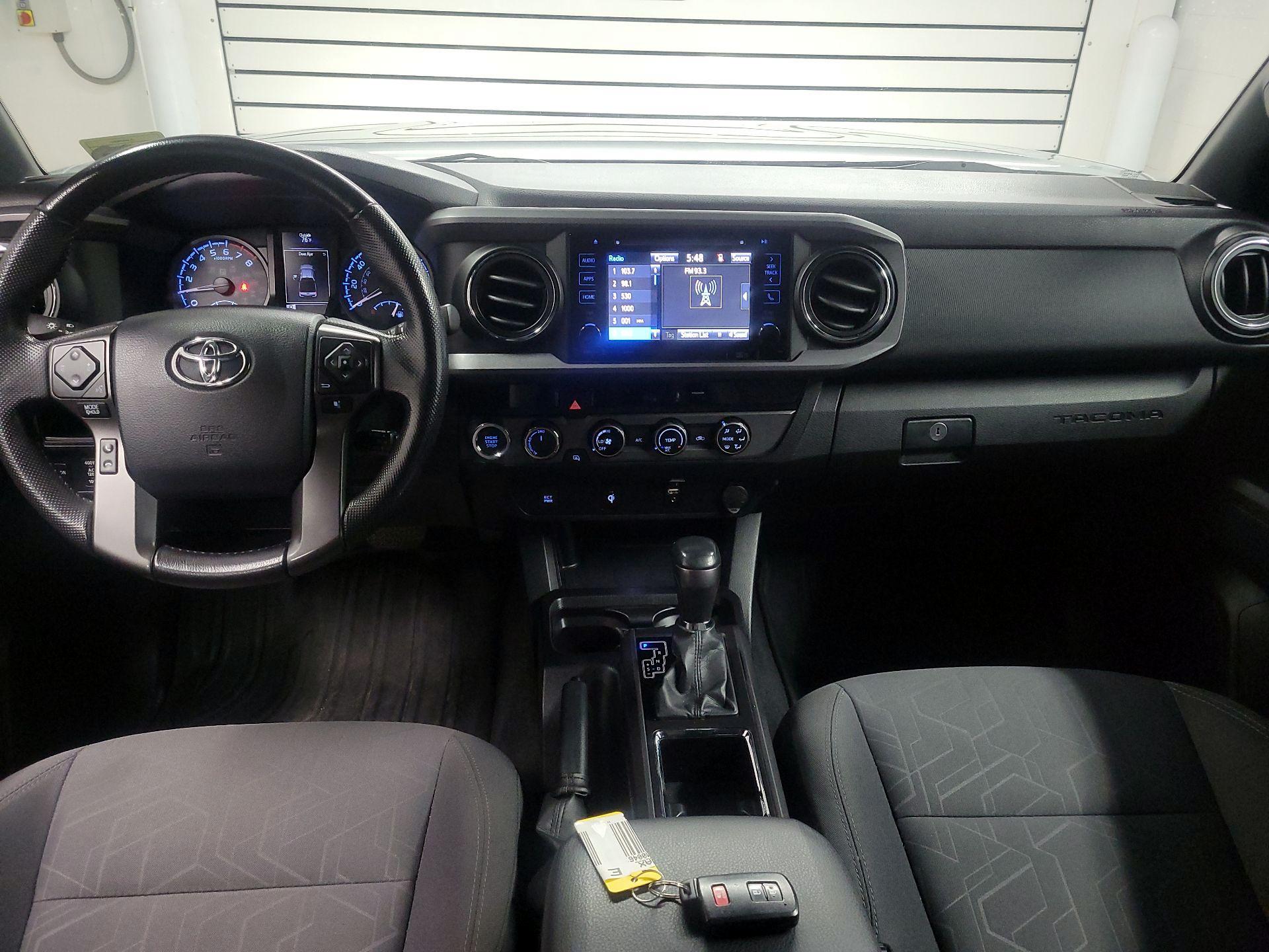 Thumbnail: 2016 Toyota Tacoma - 9