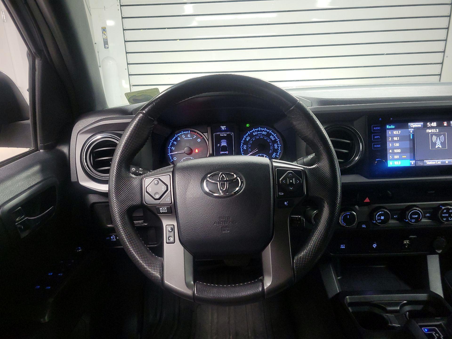 Thumbnail: 2016 Toyota Tacoma - 10