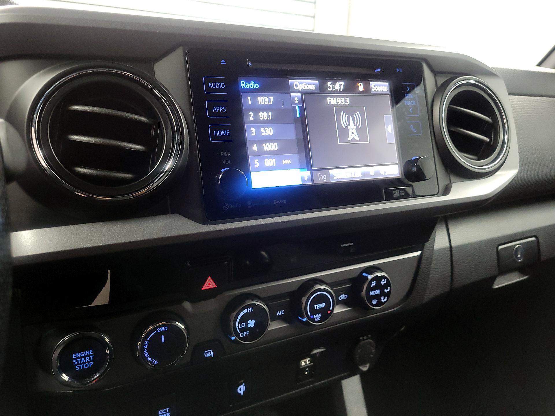 Thumbnail: 2016 Toyota Tacoma - 14