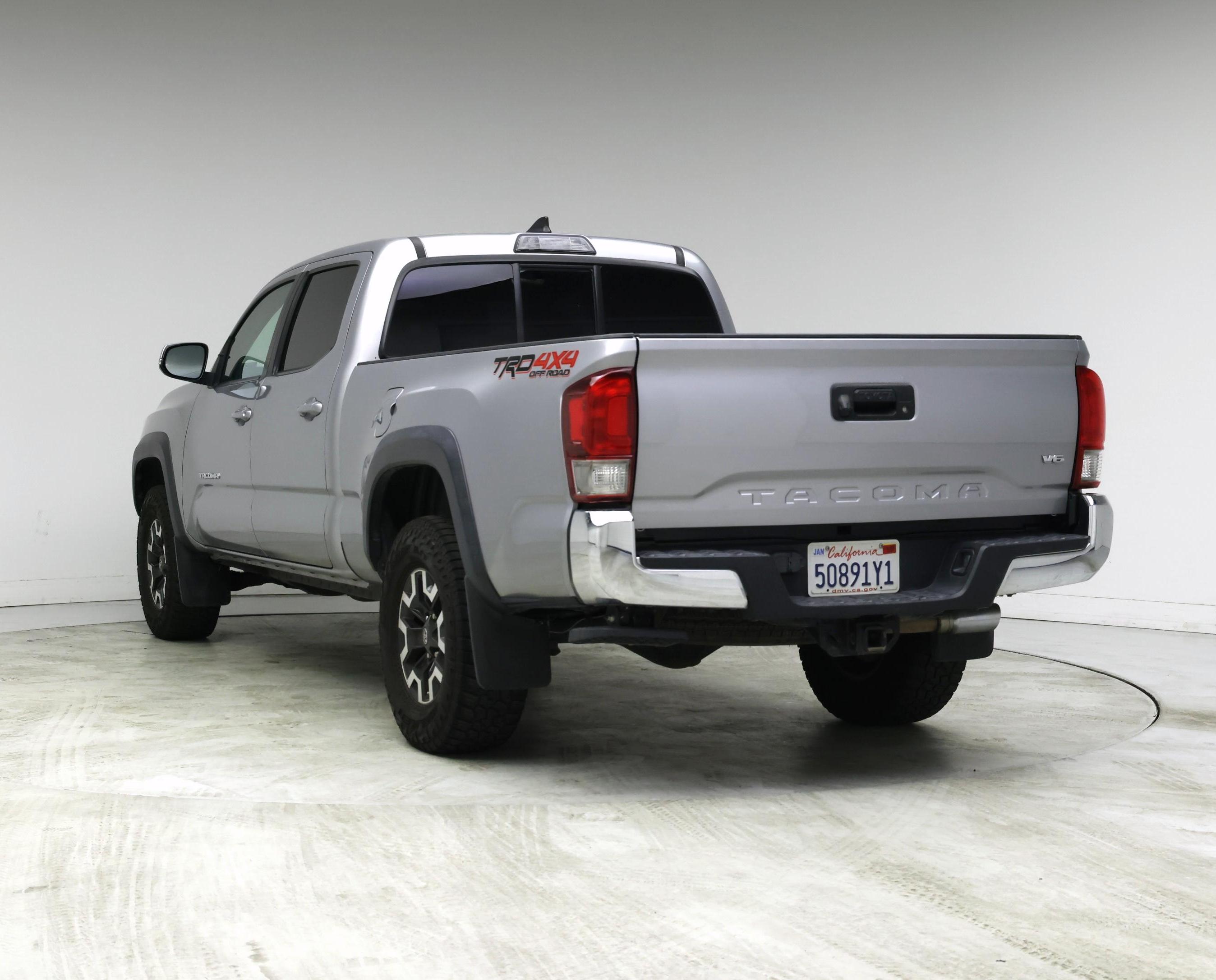 Thumbnail: 2016 Toyota Tacoma - 2