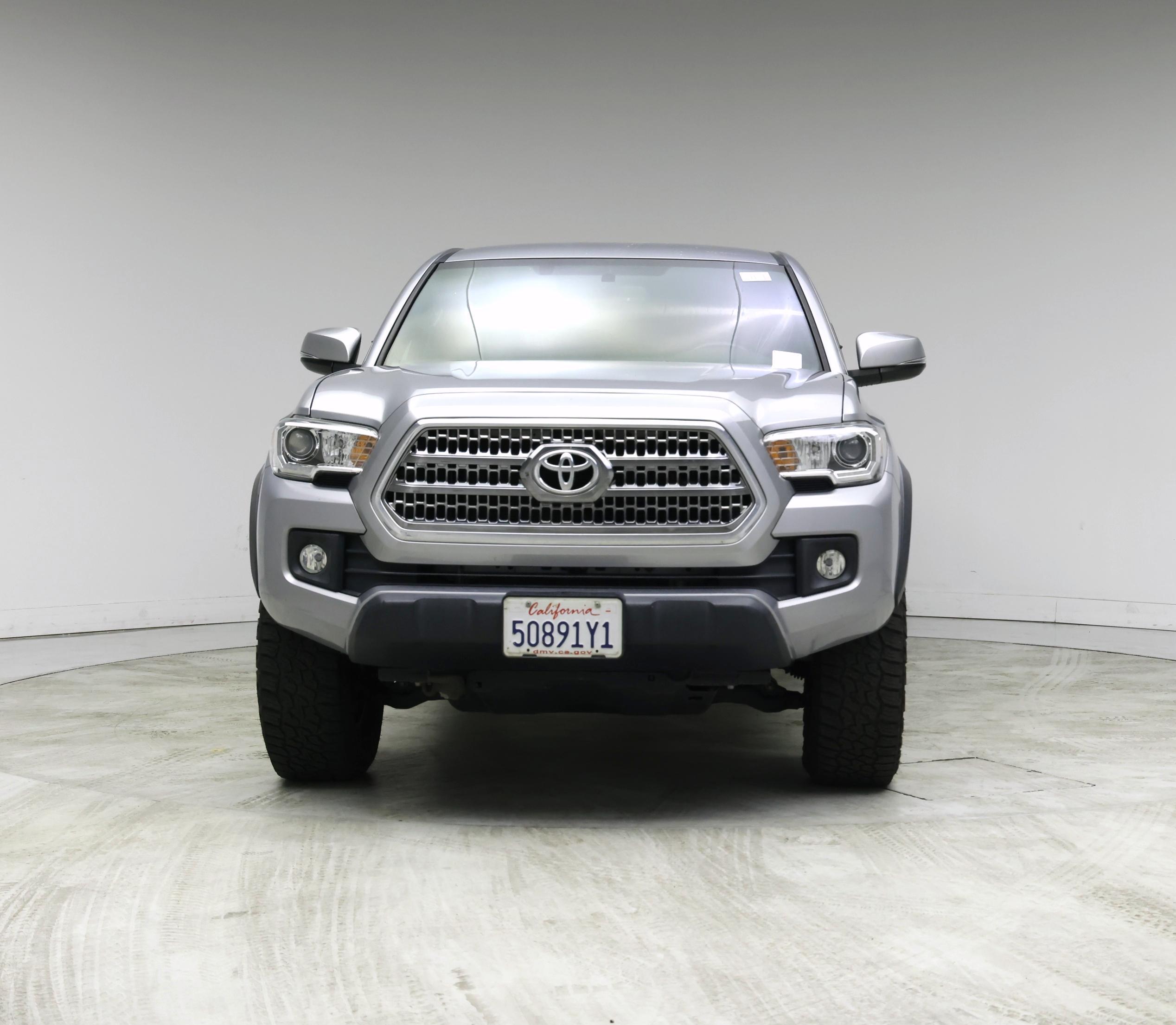 Thumbnail: 2016 Toyota Tacoma - 5