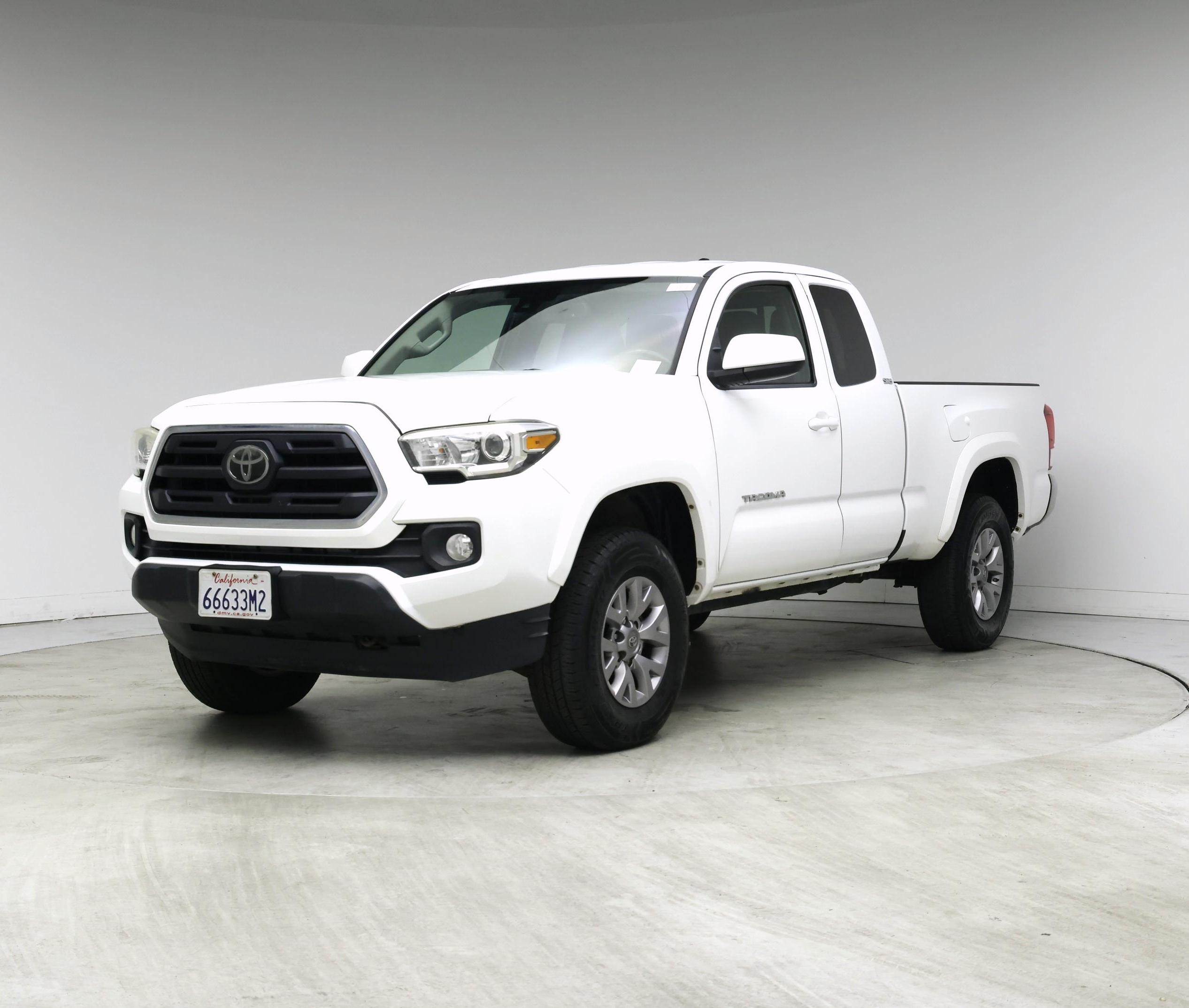 Thumbnail: 2018 Toyota Tacoma - 4