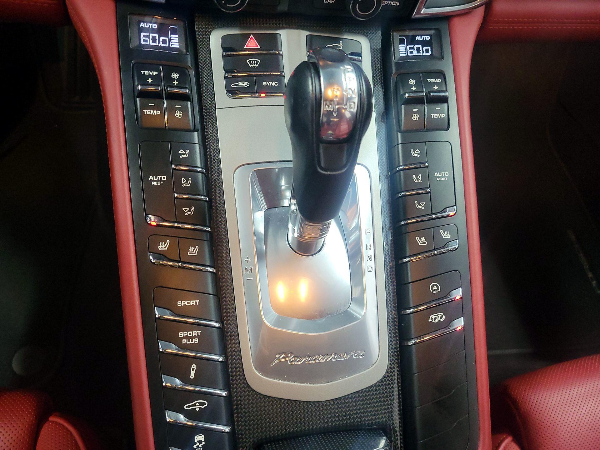 Thumbnail: 2015 Porsche Panamera - 15