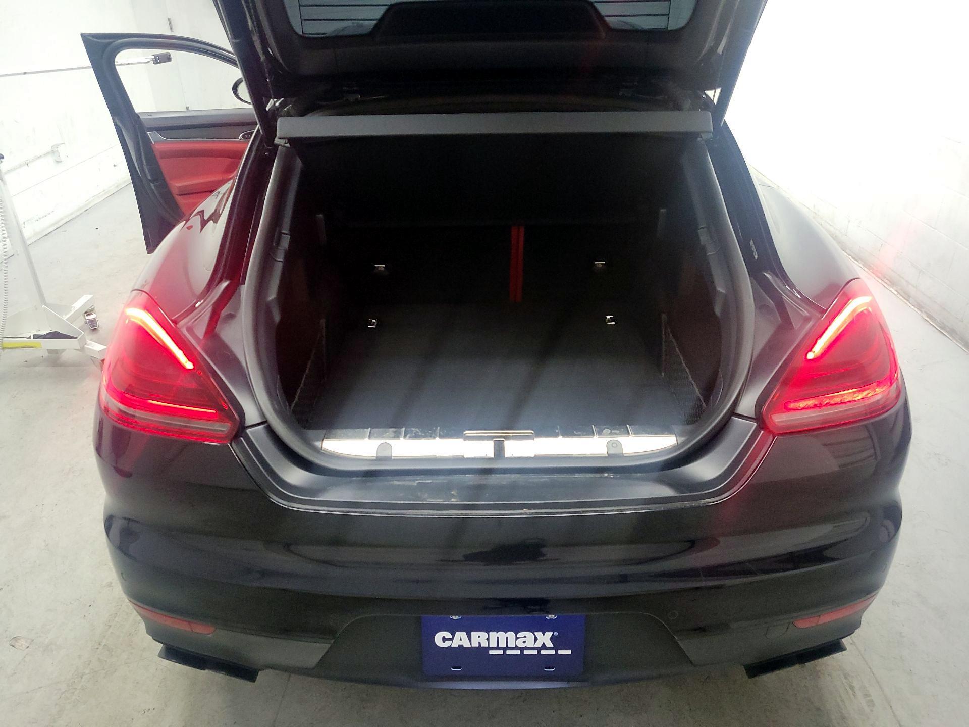 Thumbnail: 2015 Porsche Panamera - 17