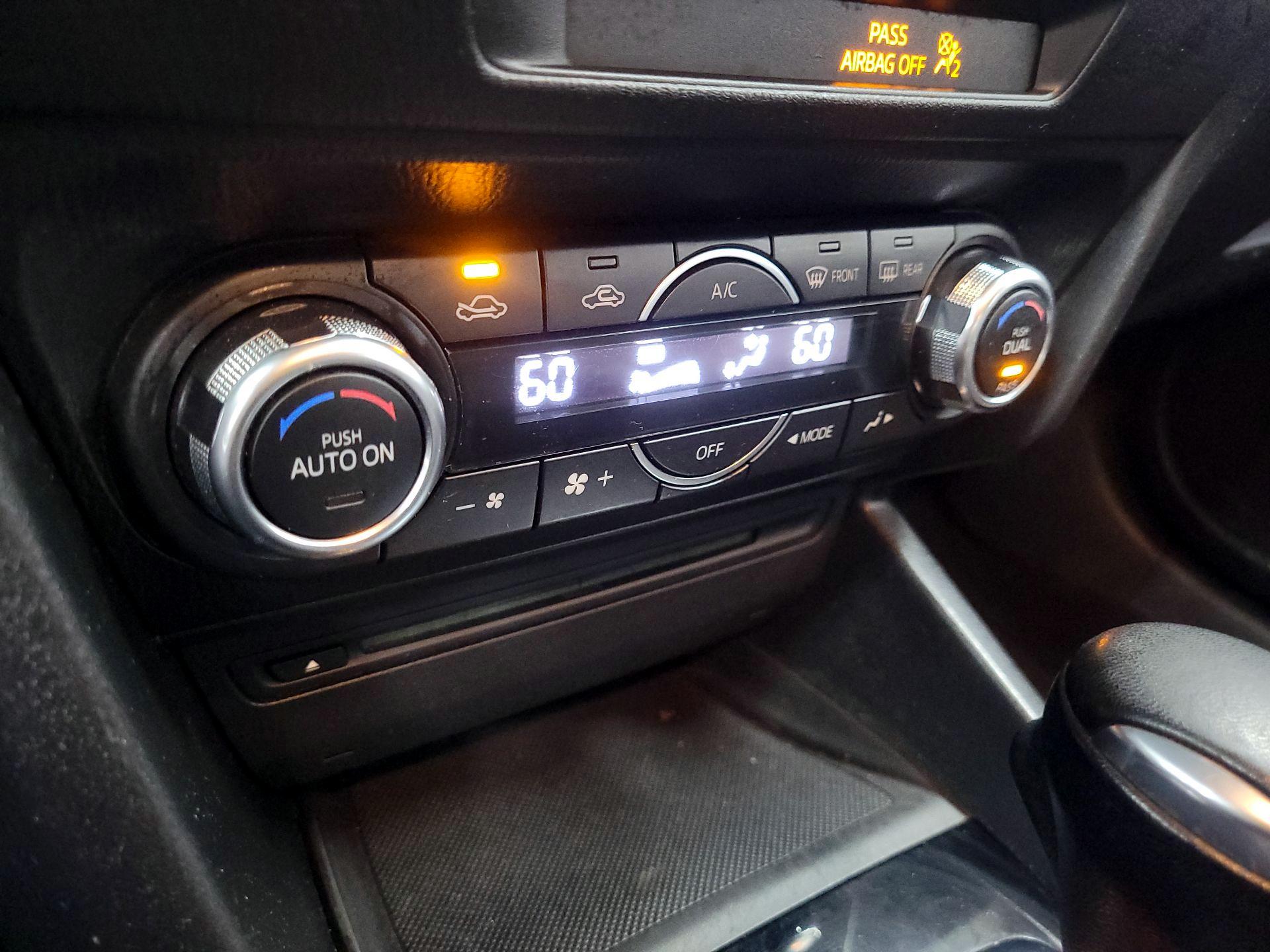 Thumbnail: 2014 Mazda Mazda3 - 15