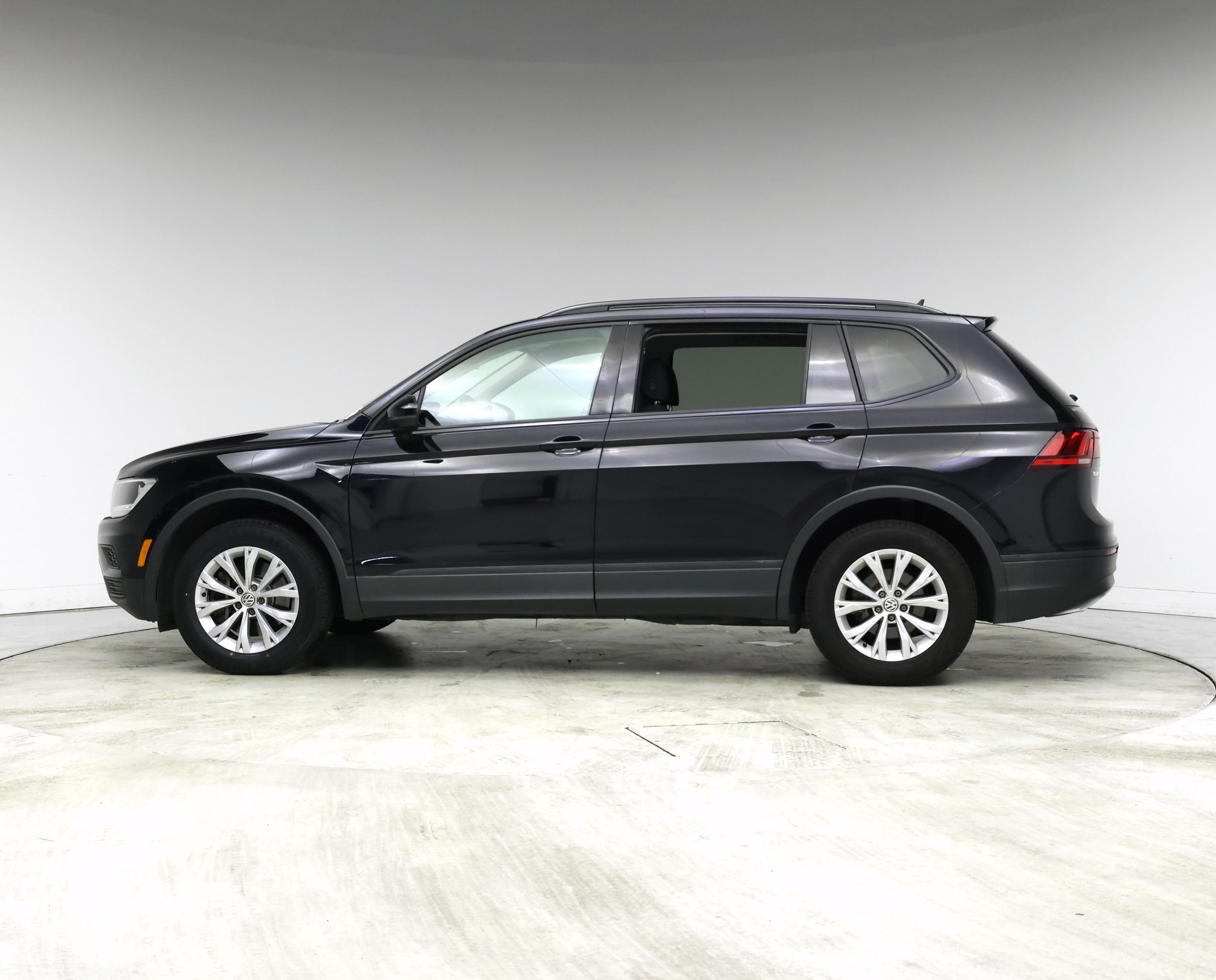 Thumbnail: 2020 Volkswagen Tiguan - 3