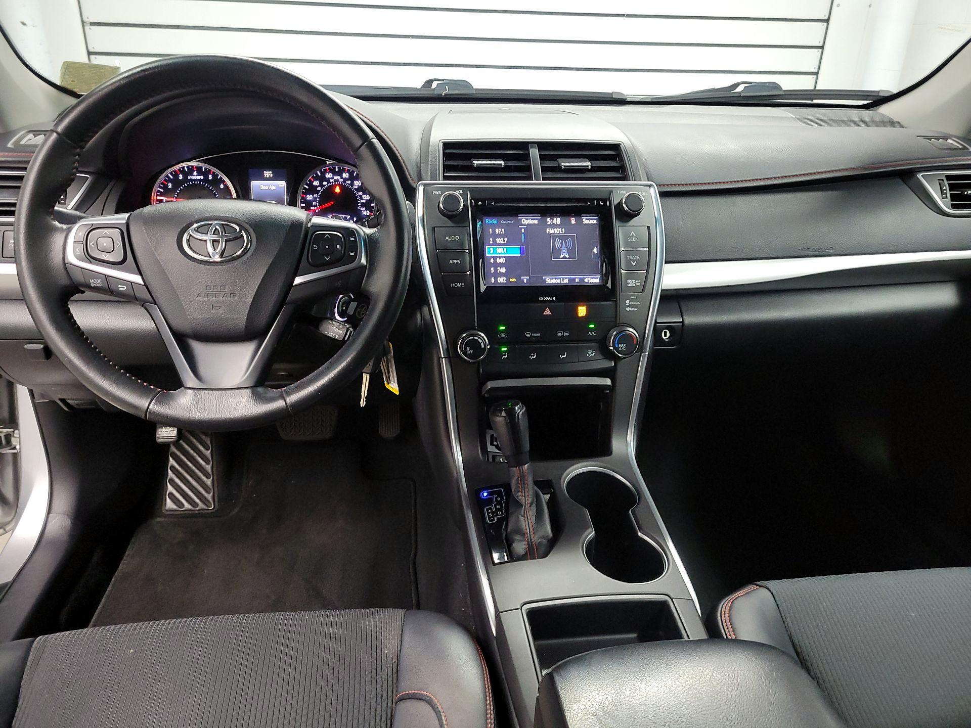 Thumbnail: 2016 Toyota Camry - 9