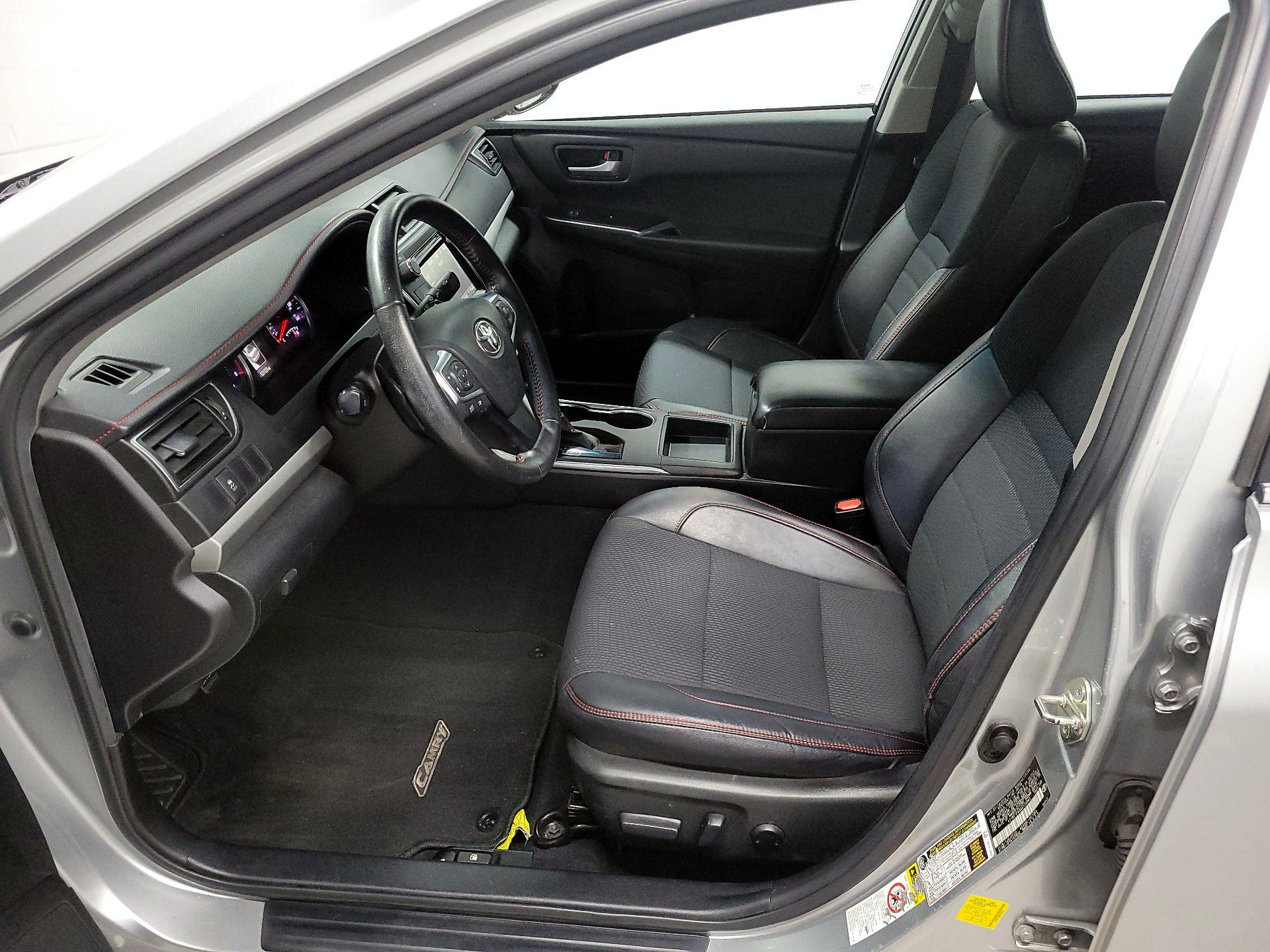 Thumbnail: 2016 Toyota Camry - 11