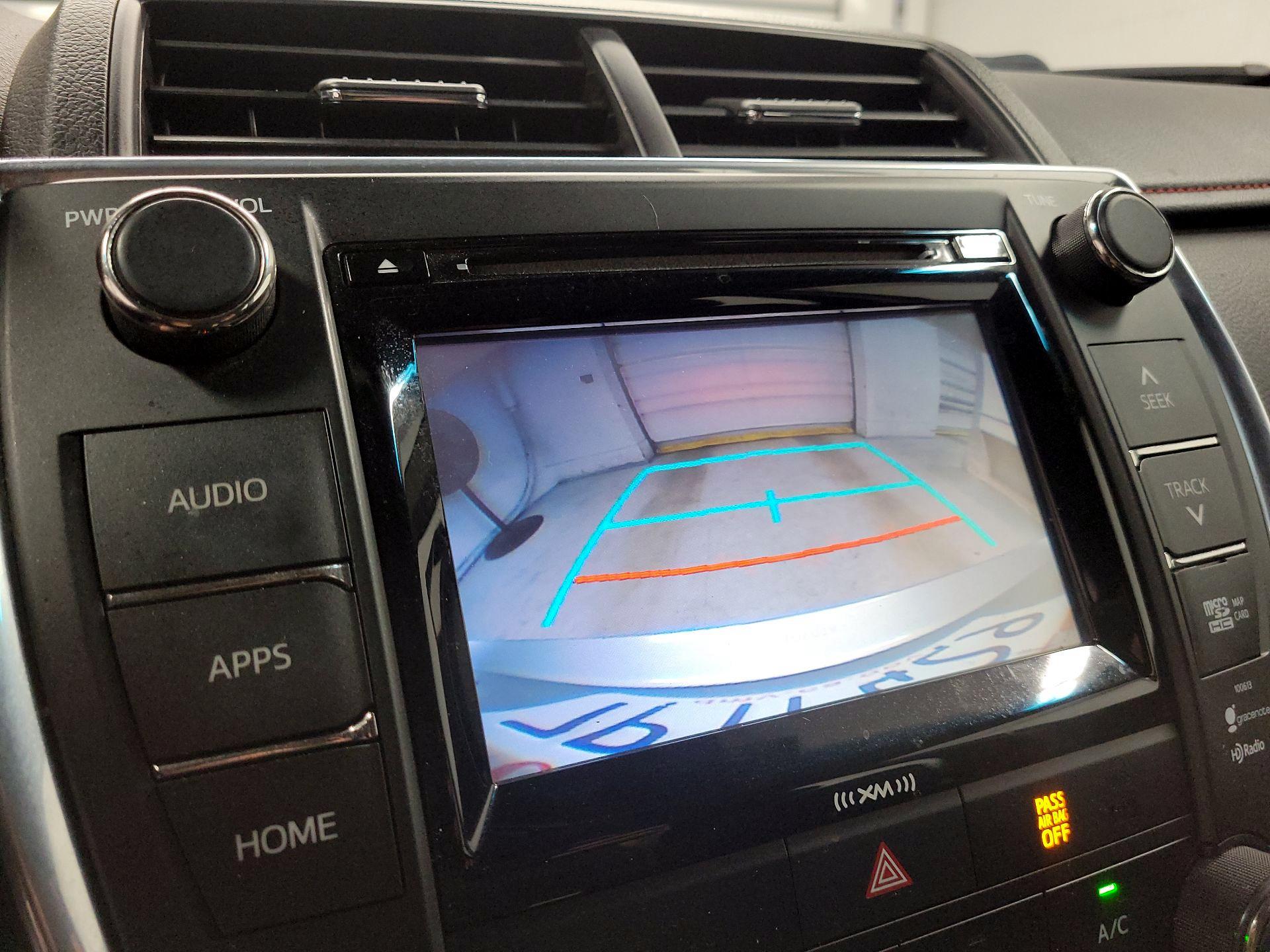 Thumbnail: 2016 Toyota Camry - 14