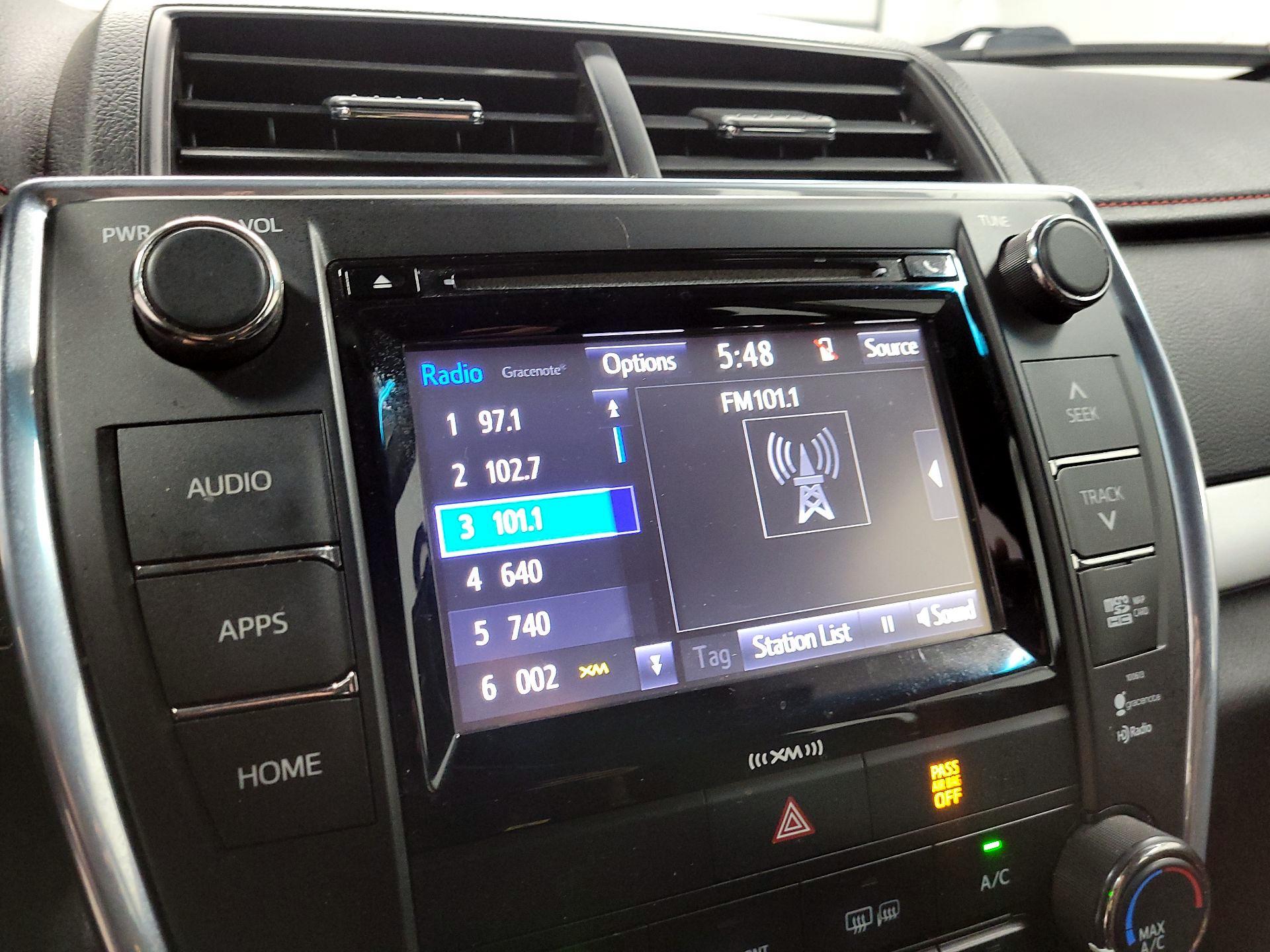 Thumbnail: 2016 Toyota Camry - 15