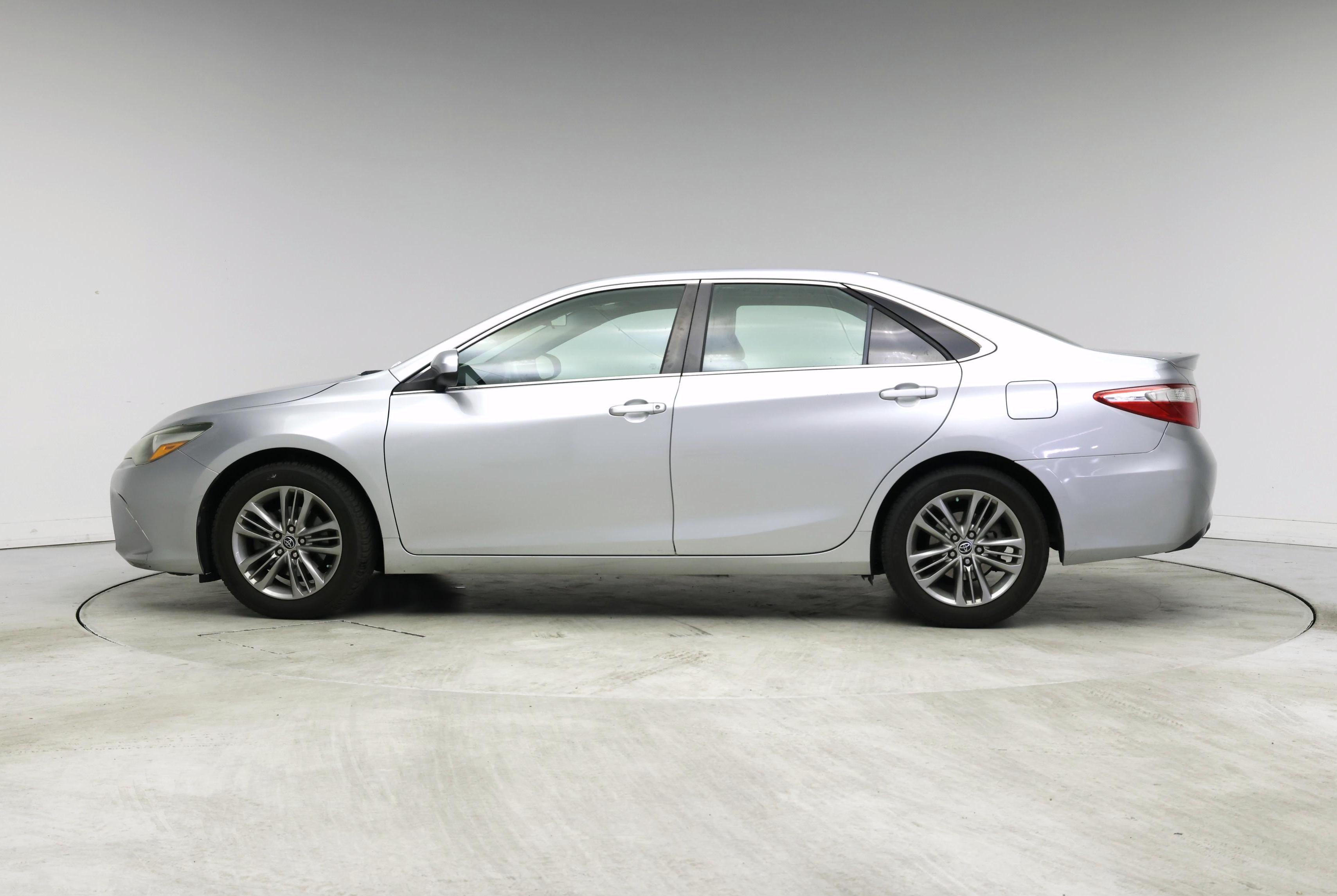Thumbnail: 2016 Toyota Camry - 3