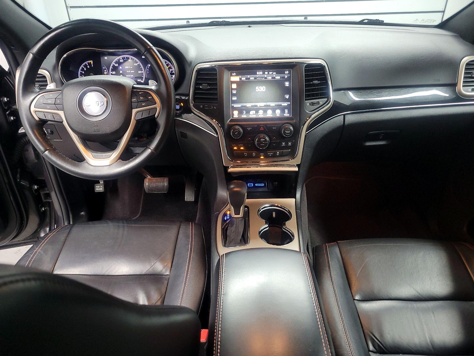 Thumbnail: 2017 Jeep Grand Cherokee - 9