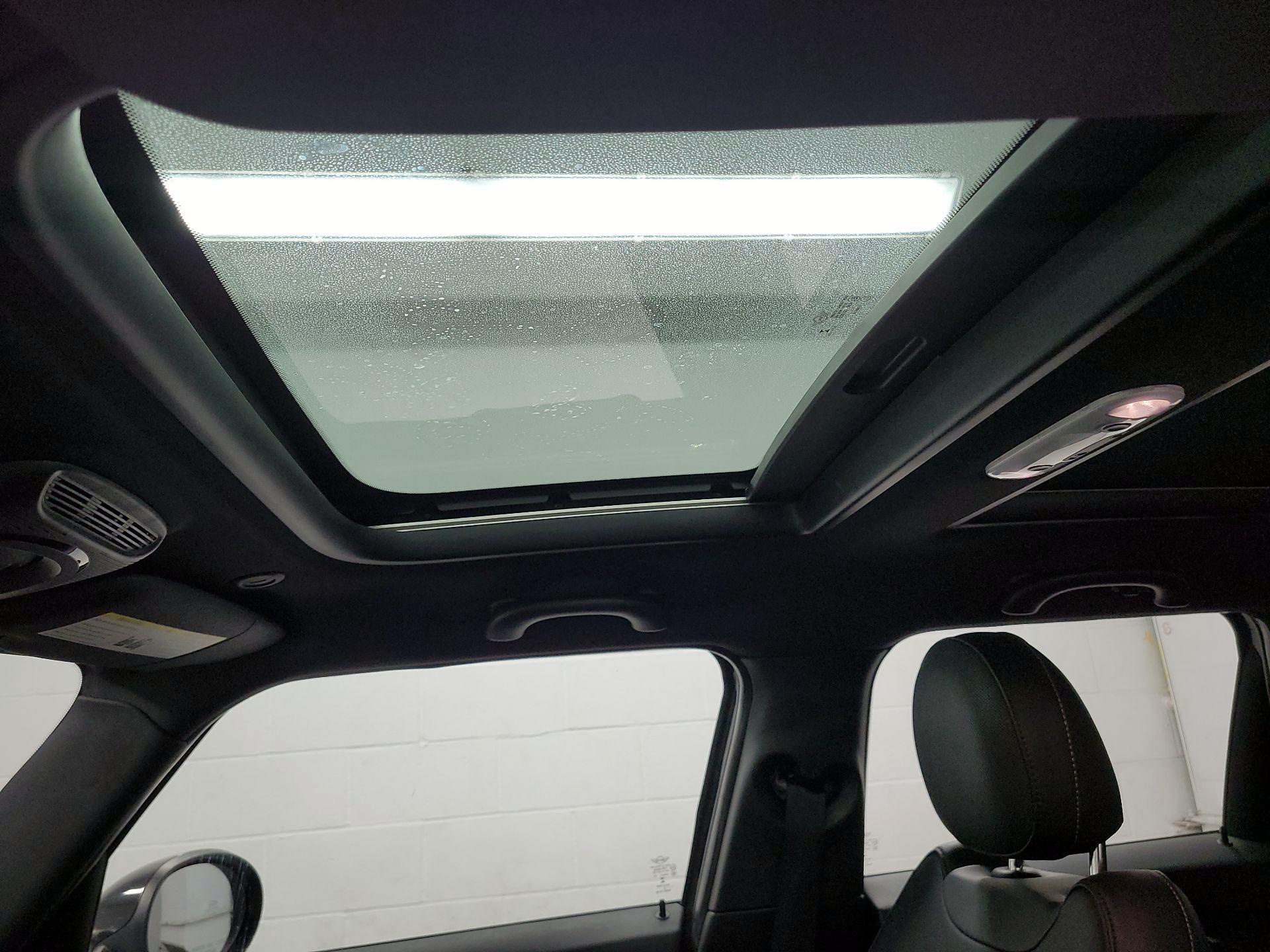 Thumbnail: 2015 MINI Cooper Hardtop - 17