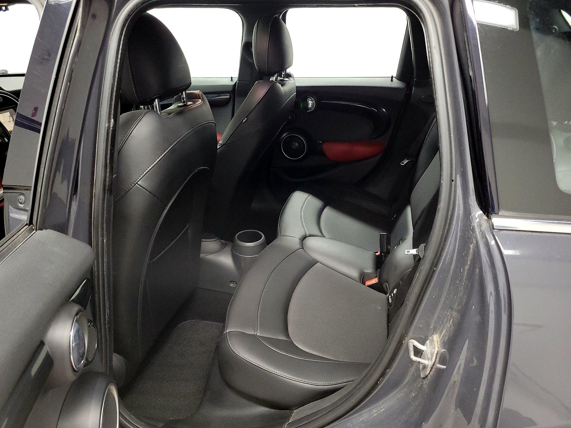 Thumbnail: 2015 MINI Cooper Hardtop - 18