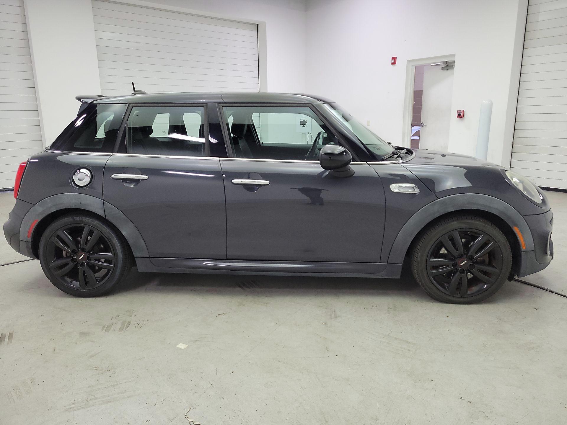 Thumbnail: 2015 MINI Cooper Hardtop - 4
