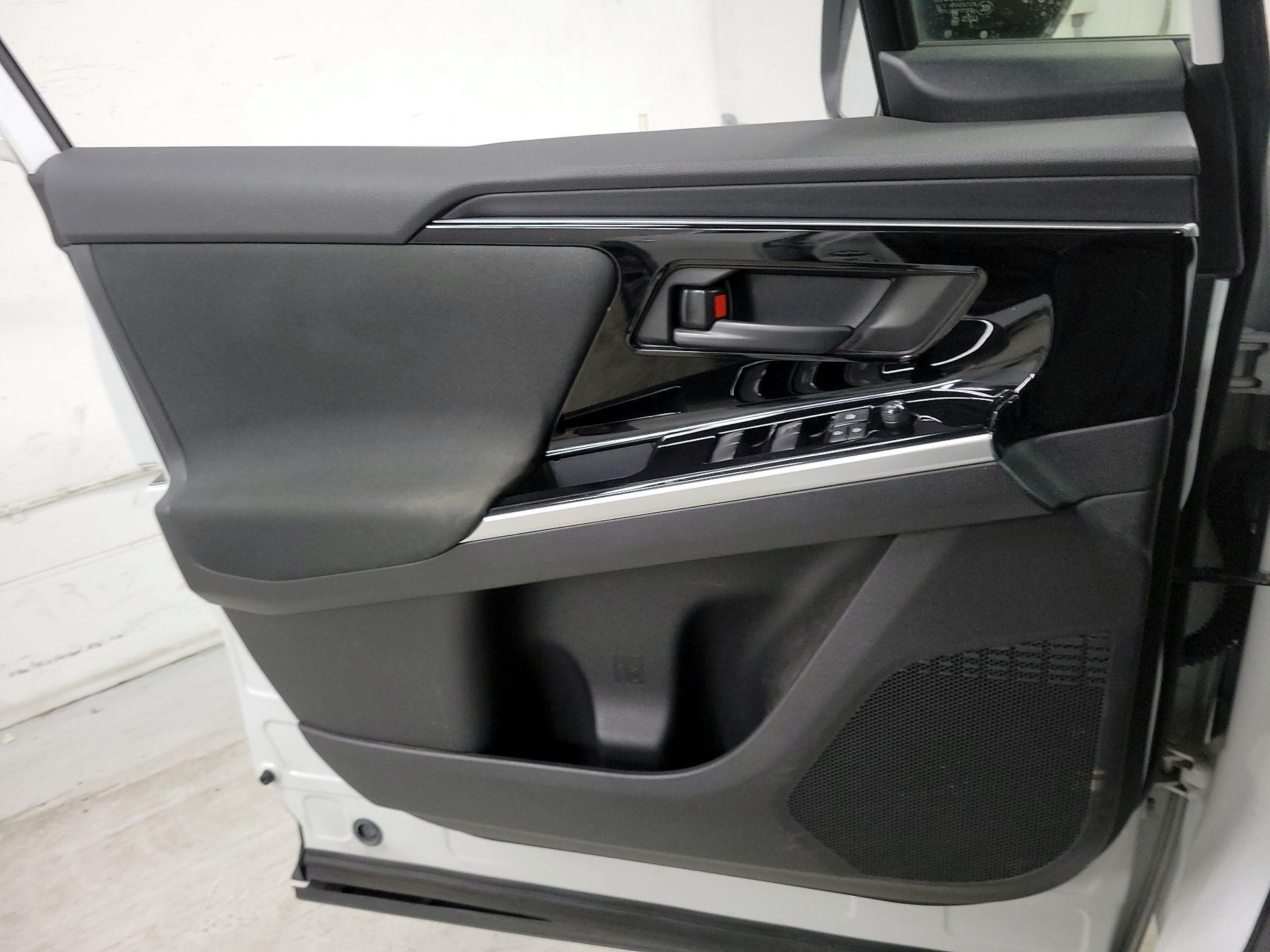 Thumbnail: 2023 Subaru Solterra - 12