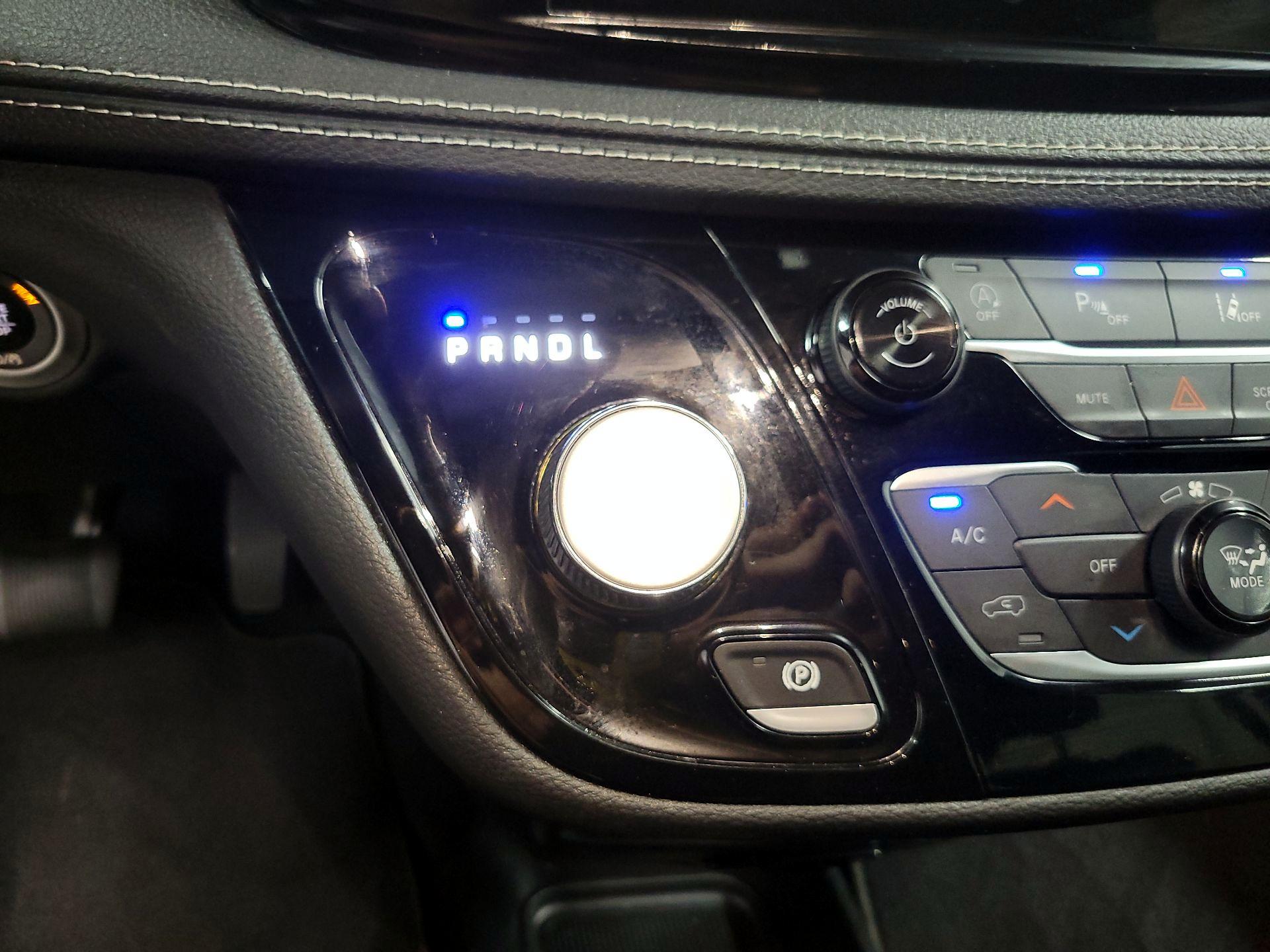 Thumbnail: 2021 Chrysler Pacifica - 16