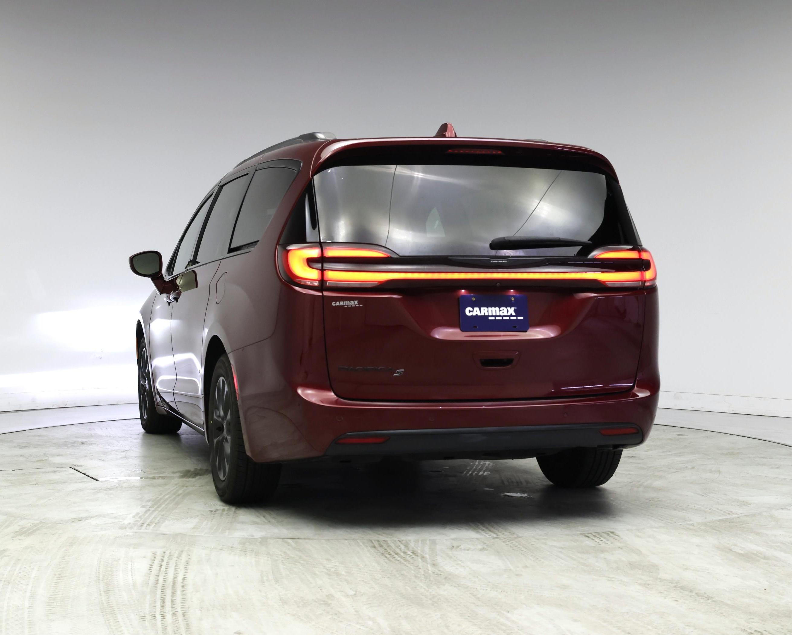 Thumbnail: 2021 Chrysler Pacifica - 6