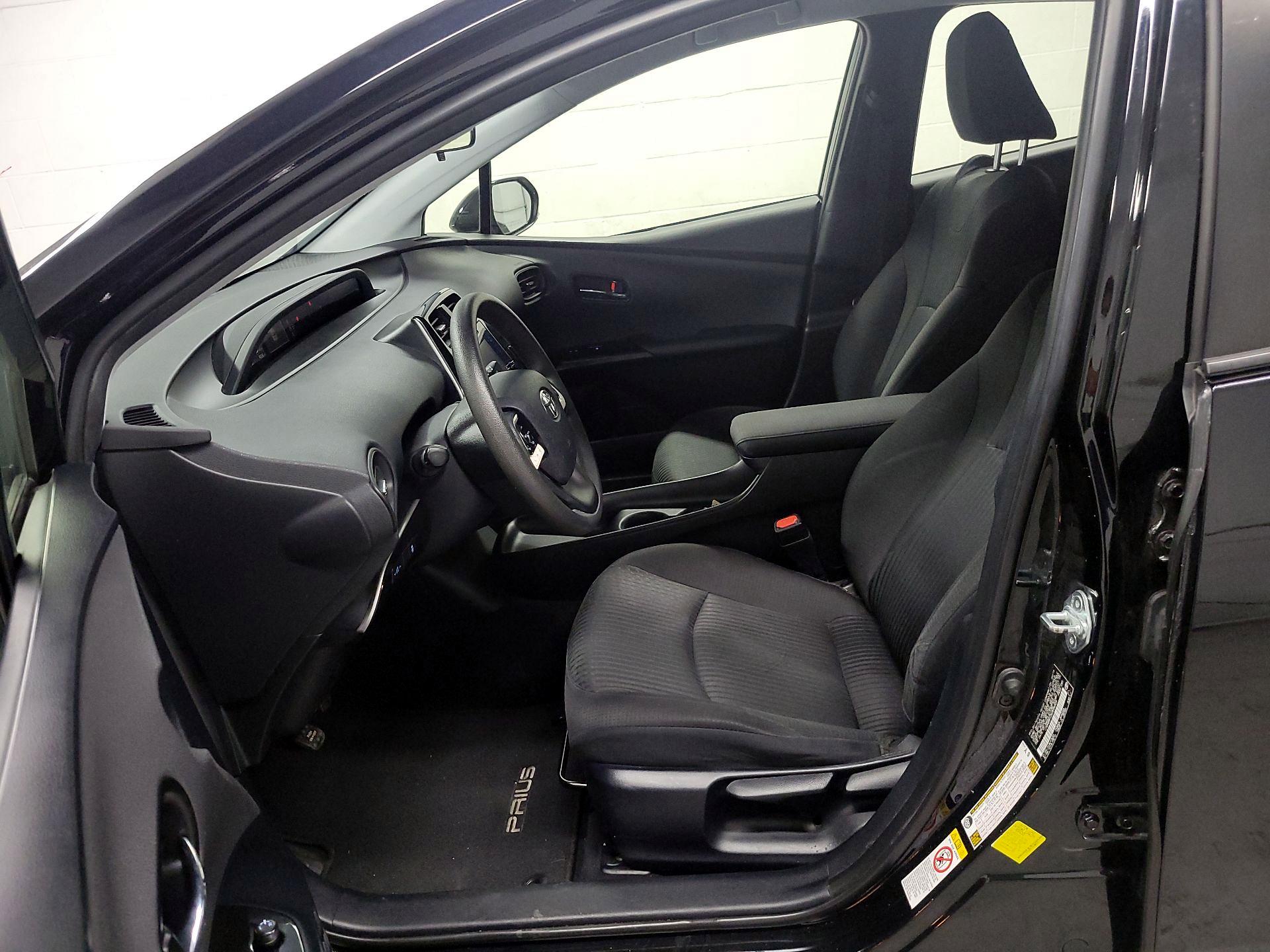 Thumbnail: 2016 Toyota Prius - 11