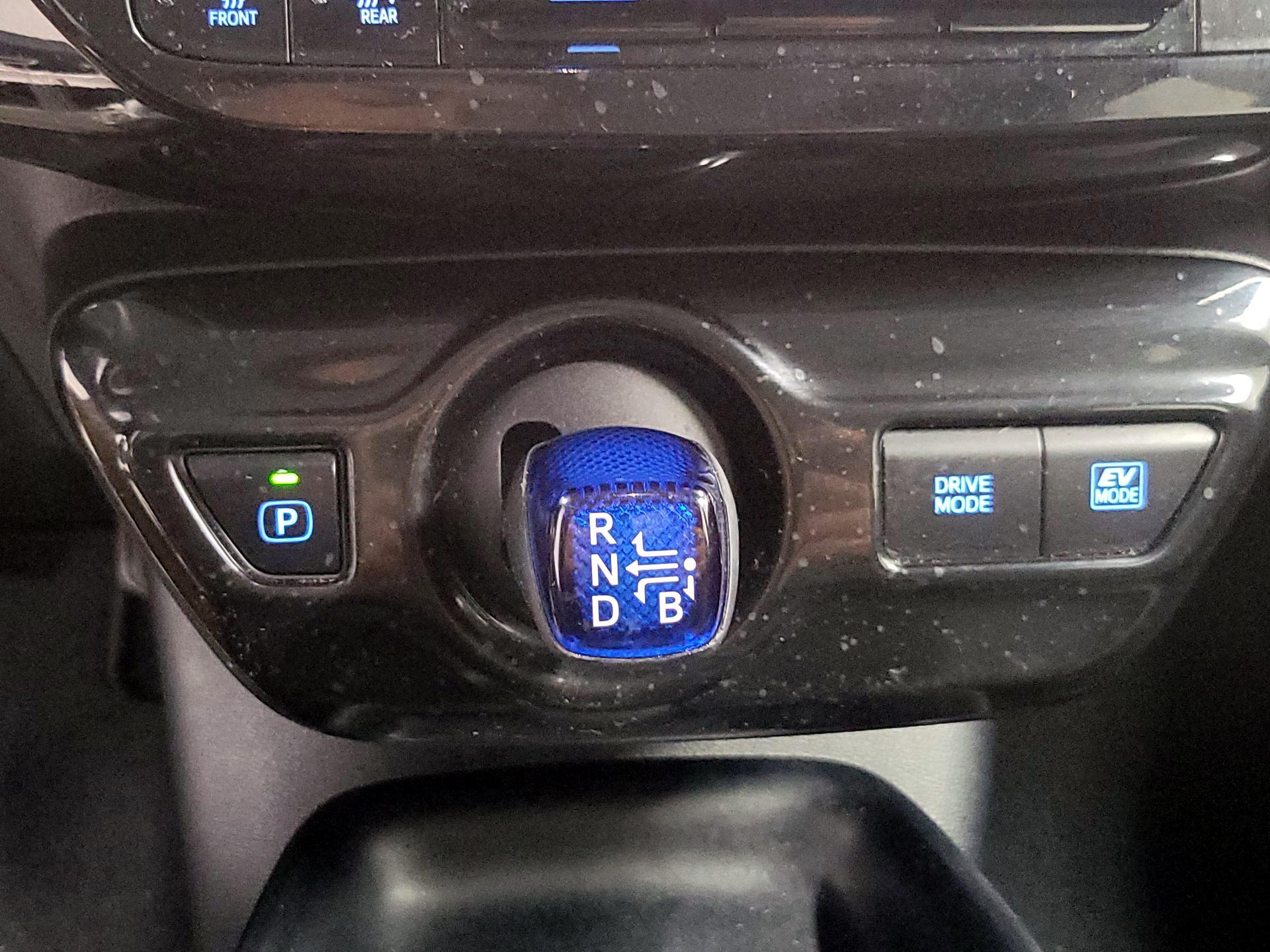 Thumbnail: 2016 Toyota Prius - 17