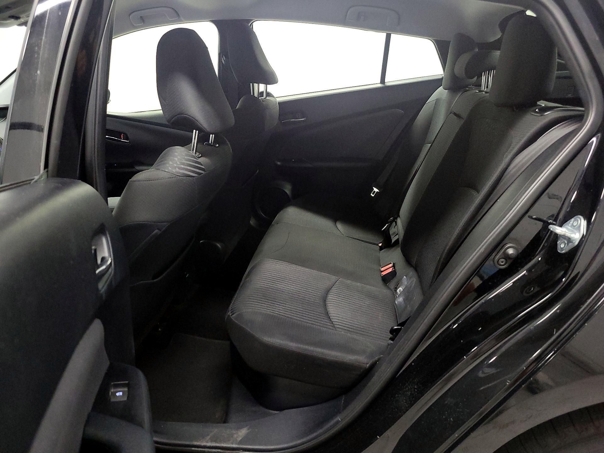 Thumbnail: 2016 Toyota Prius - 18