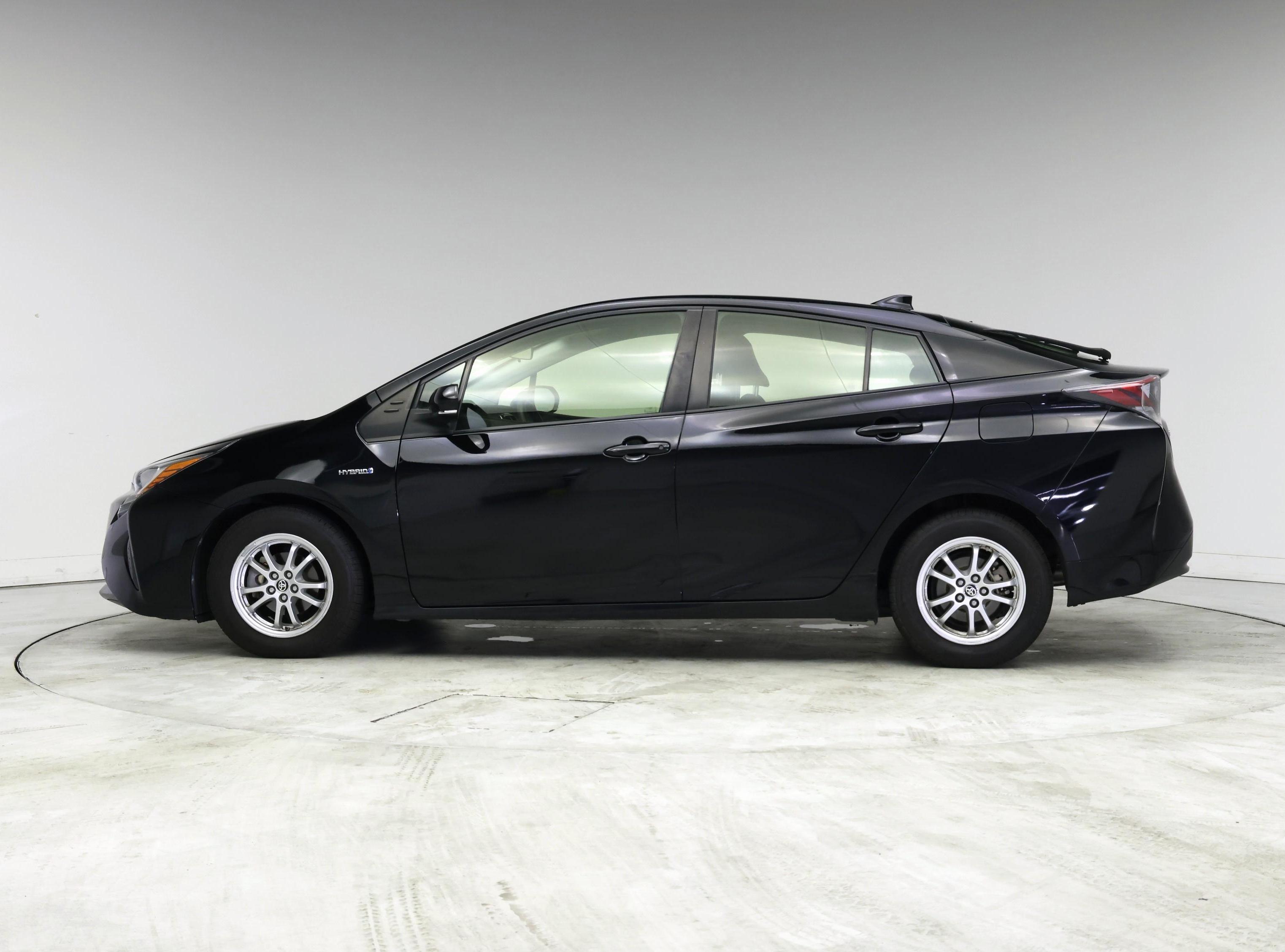 Thumbnail: 2016 Toyota Prius - 3
