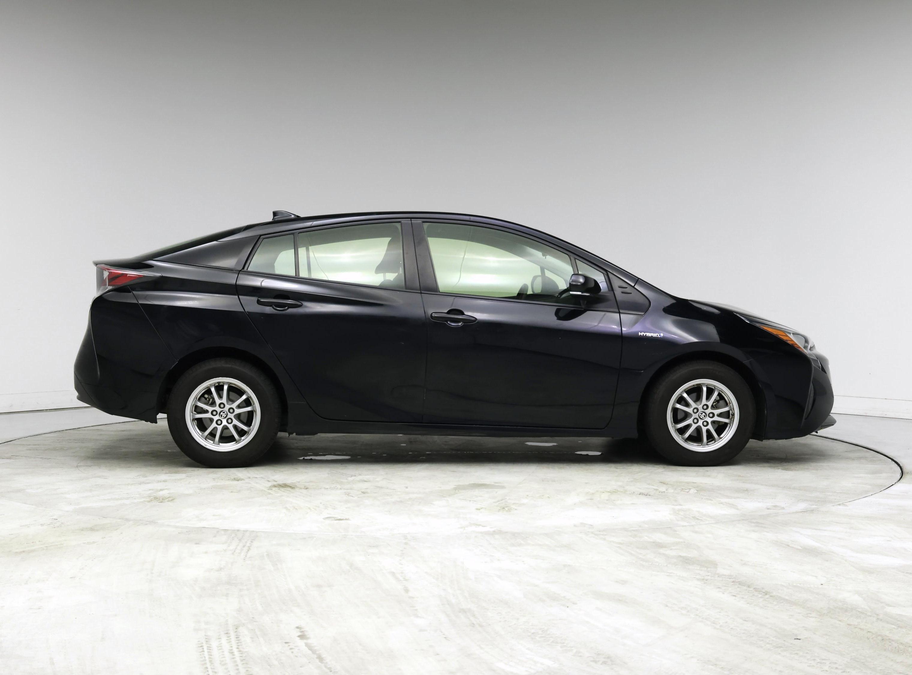 Thumbnail: 2016 Toyota Prius - 7