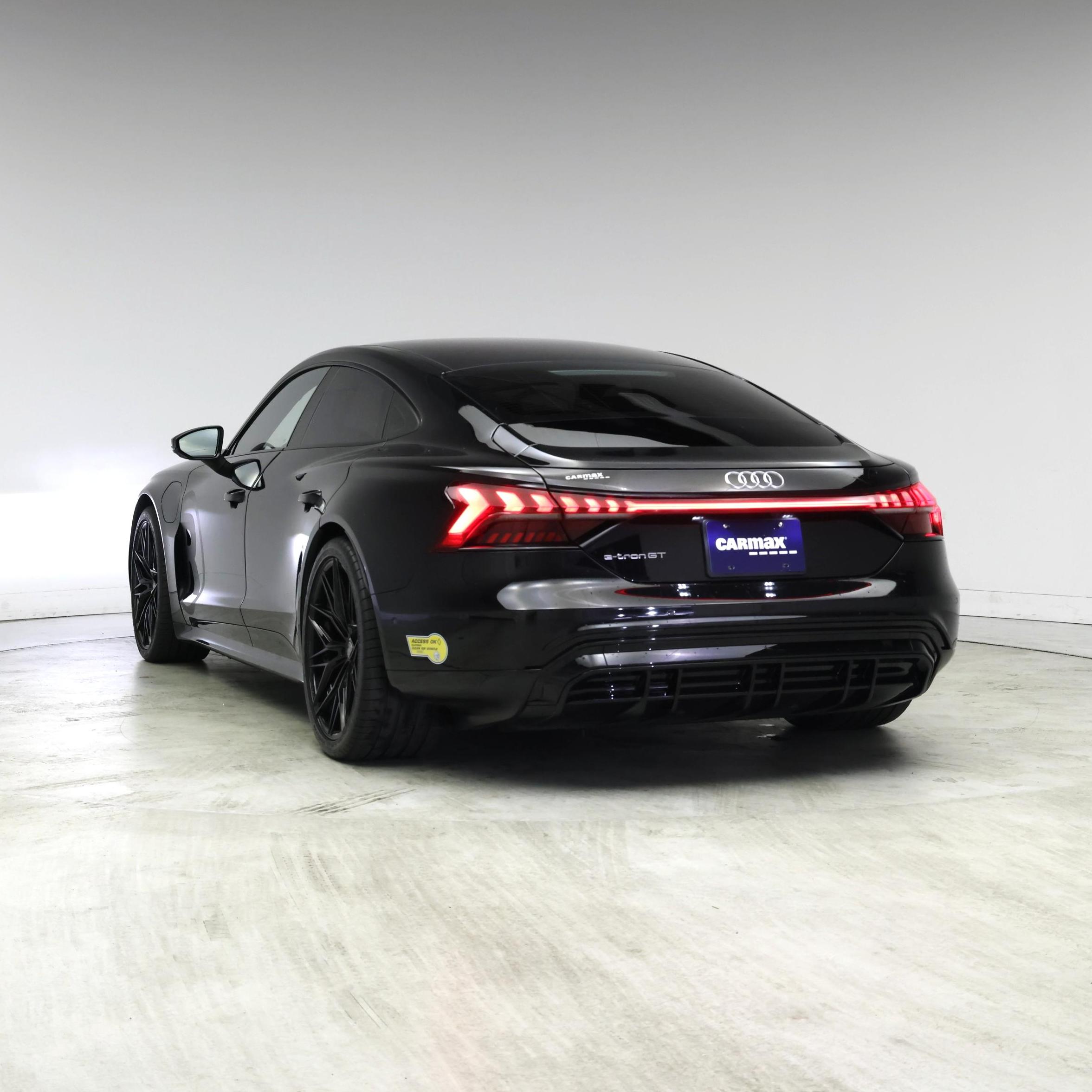 Thumbnail: 2022 Audi e-tron GT - 2
