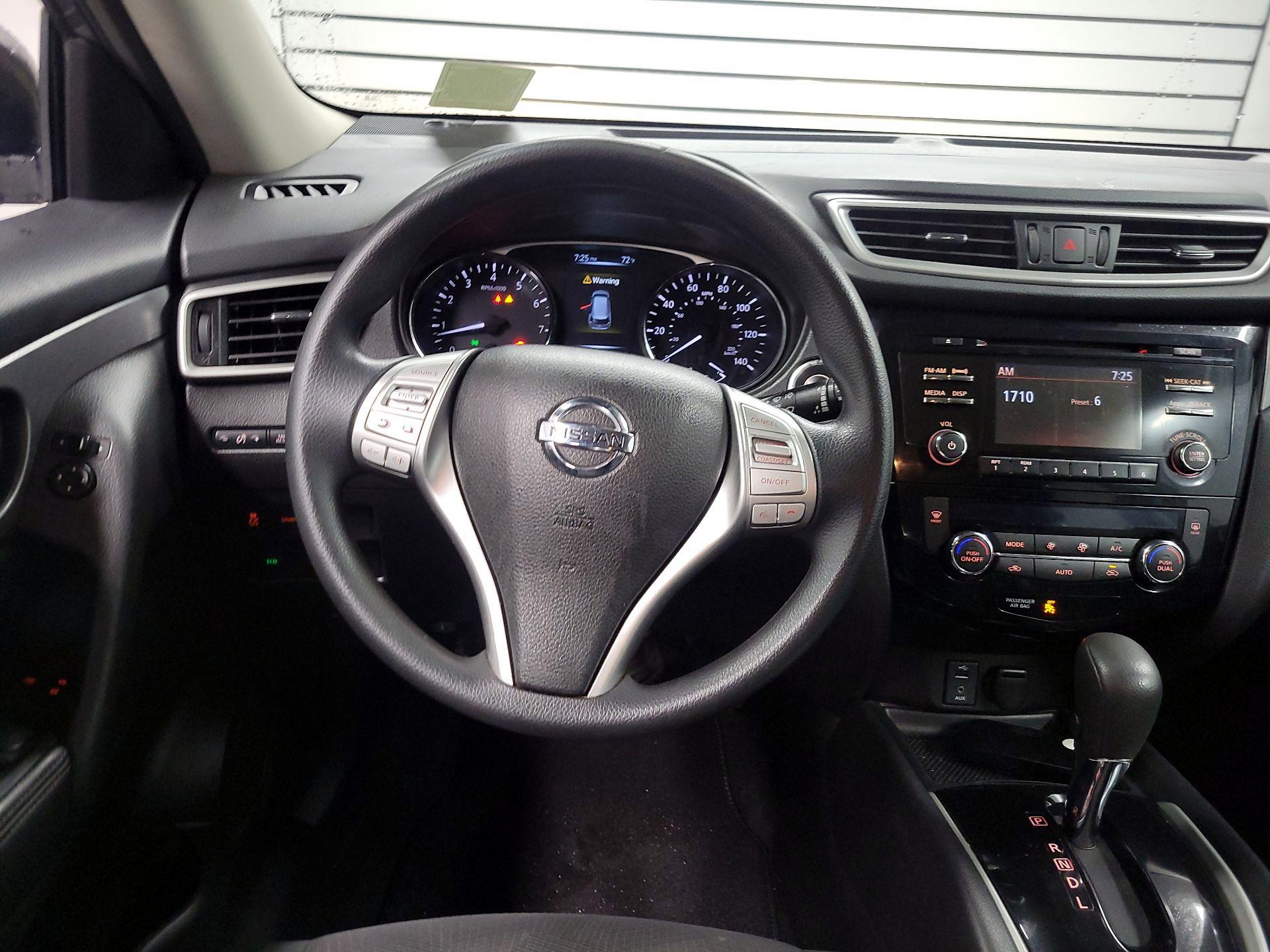 Thumbnail: 2016 Nissan Rogue - 10