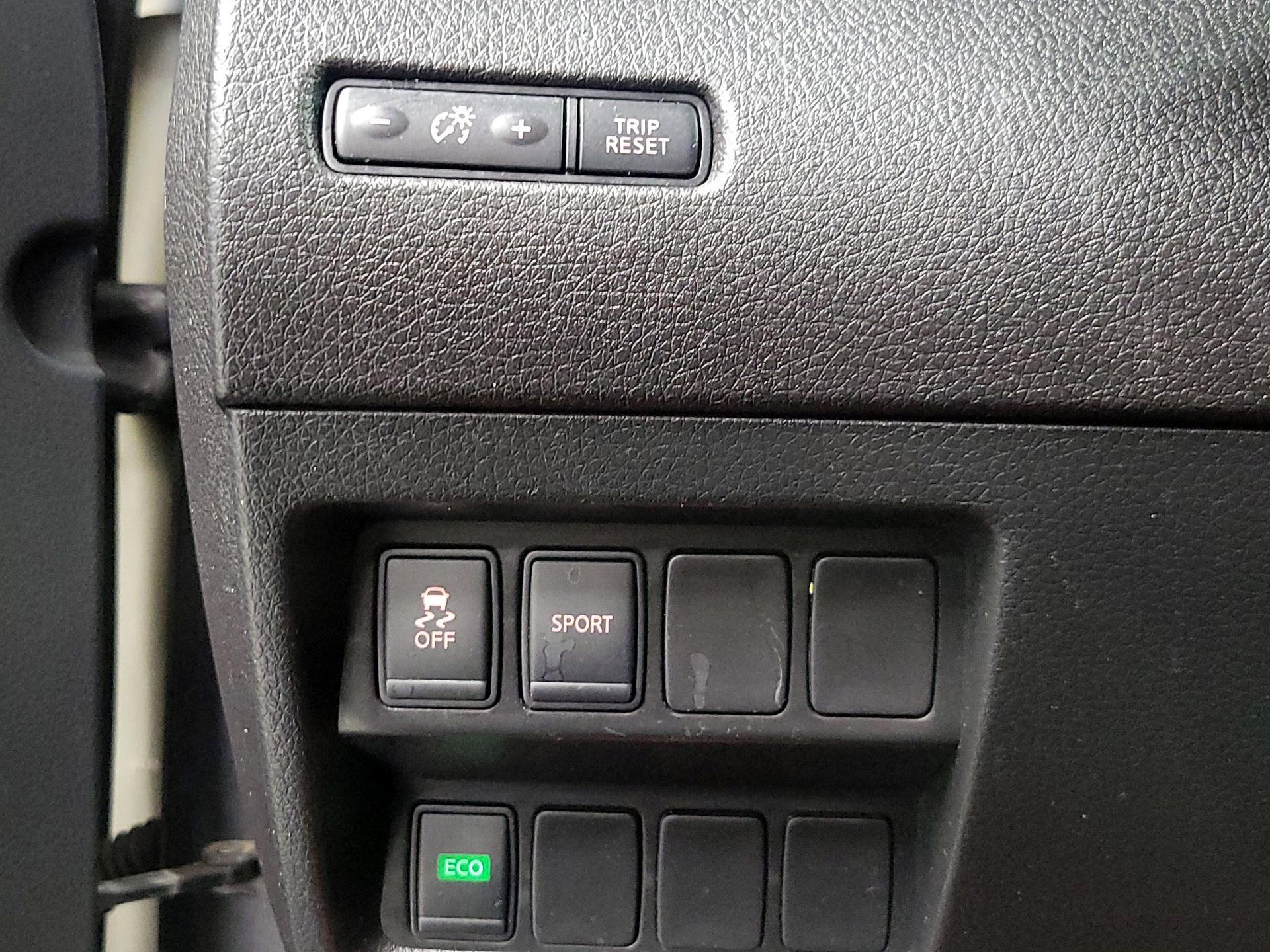 Thumbnail: 2016 Nissan Rogue - 13