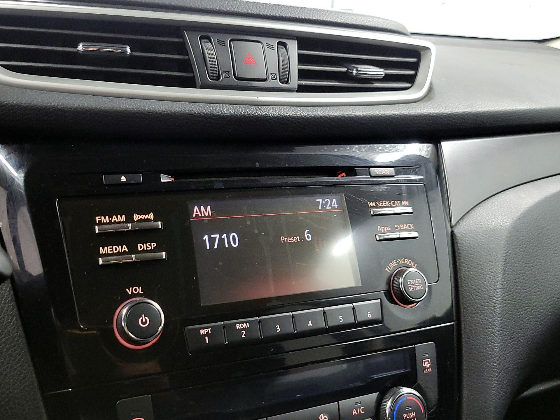 Thumbnail: 2016 Nissan Rogue - 14