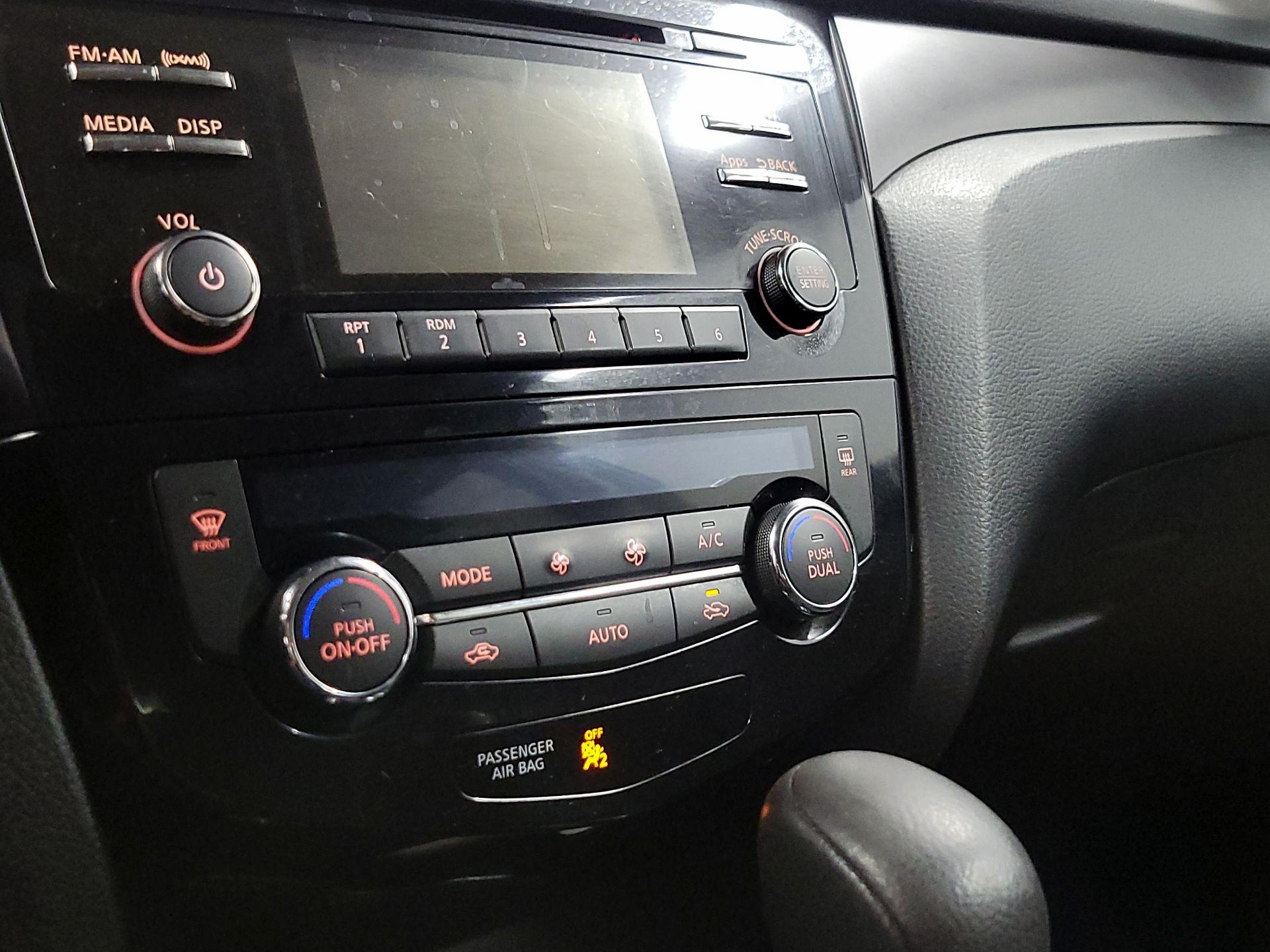 Thumbnail: 2016 Nissan Rogue - 15