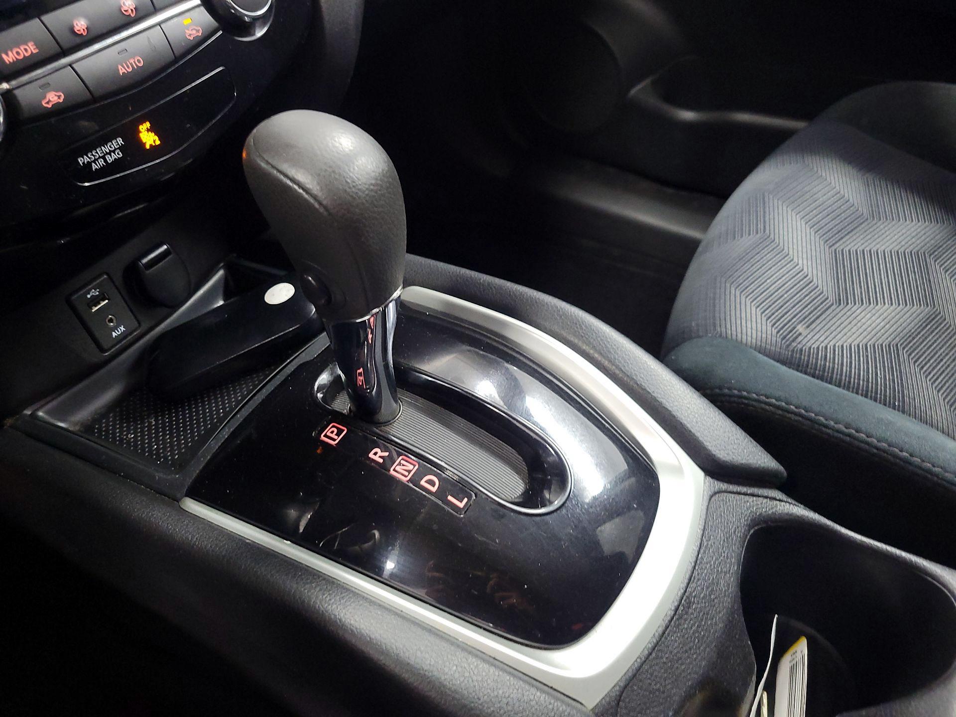 Thumbnail: 2016 Nissan Rogue - 16