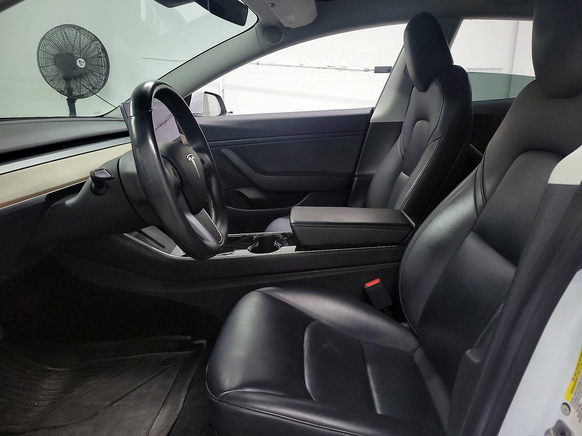 Thumbnail: 2019 Tesla Model 3 - 11