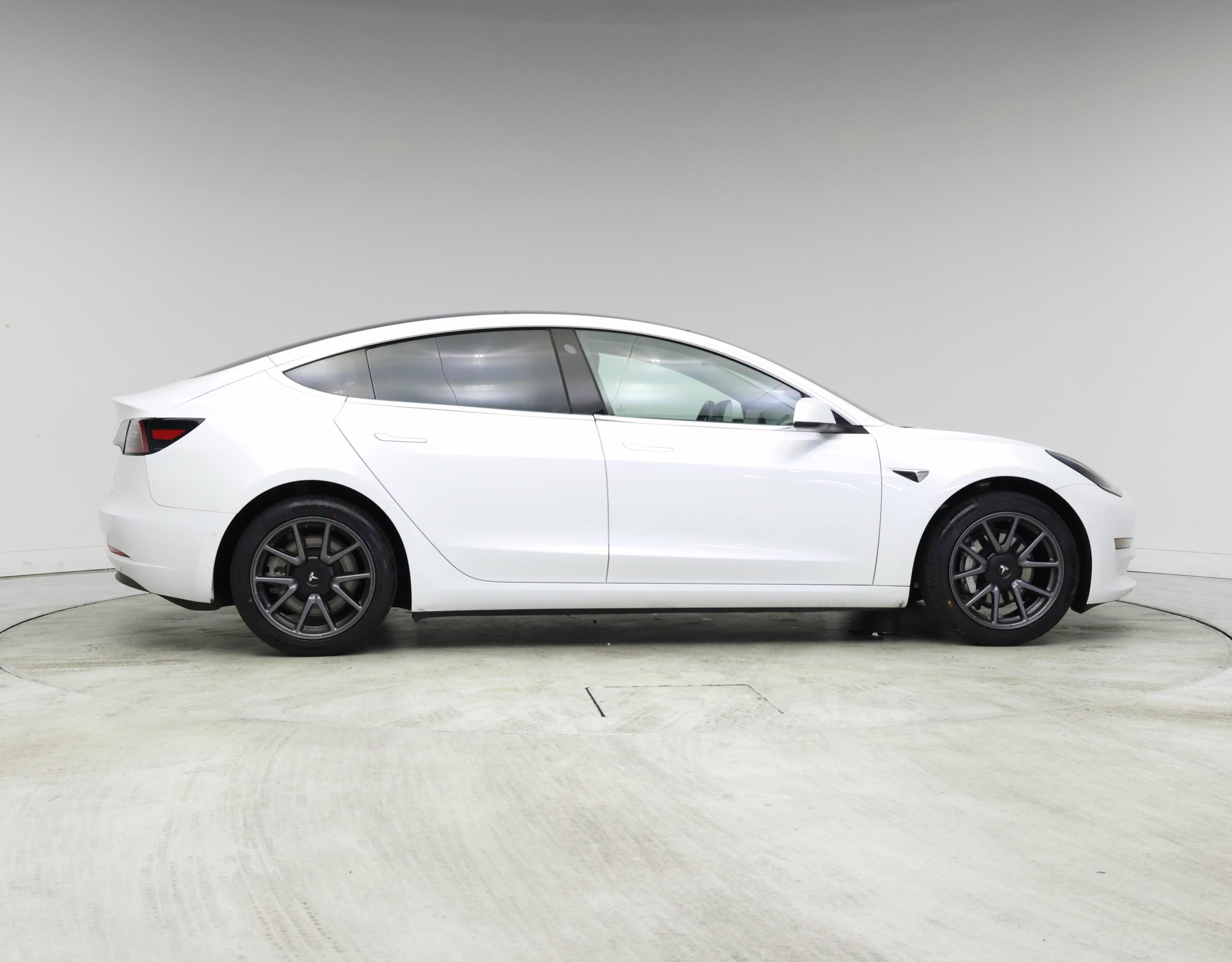 Thumbnail: 2019 Tesla Model 3 - 7